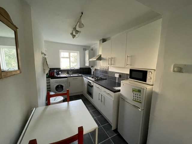 1 bed flat to rent in Colvestone Crescent 7