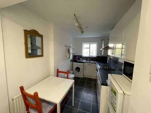 1 bed flat to rent in Colvestone Crescent 8