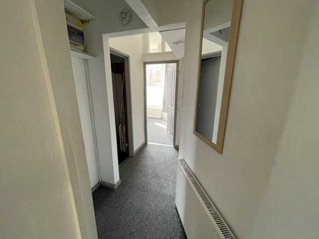 1 bed flat to rent in Colvestone Crescent 10