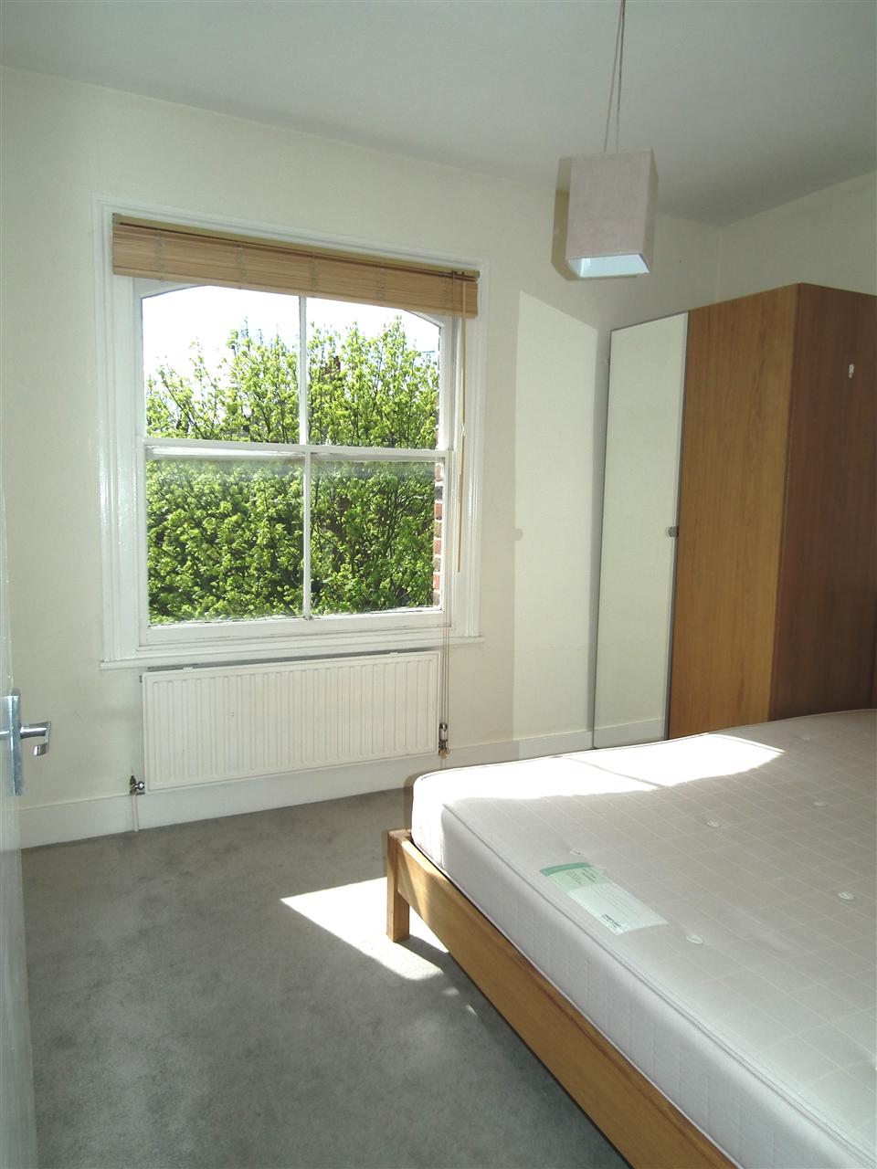 2 bed flat to rent in Tufnell Park Road 4