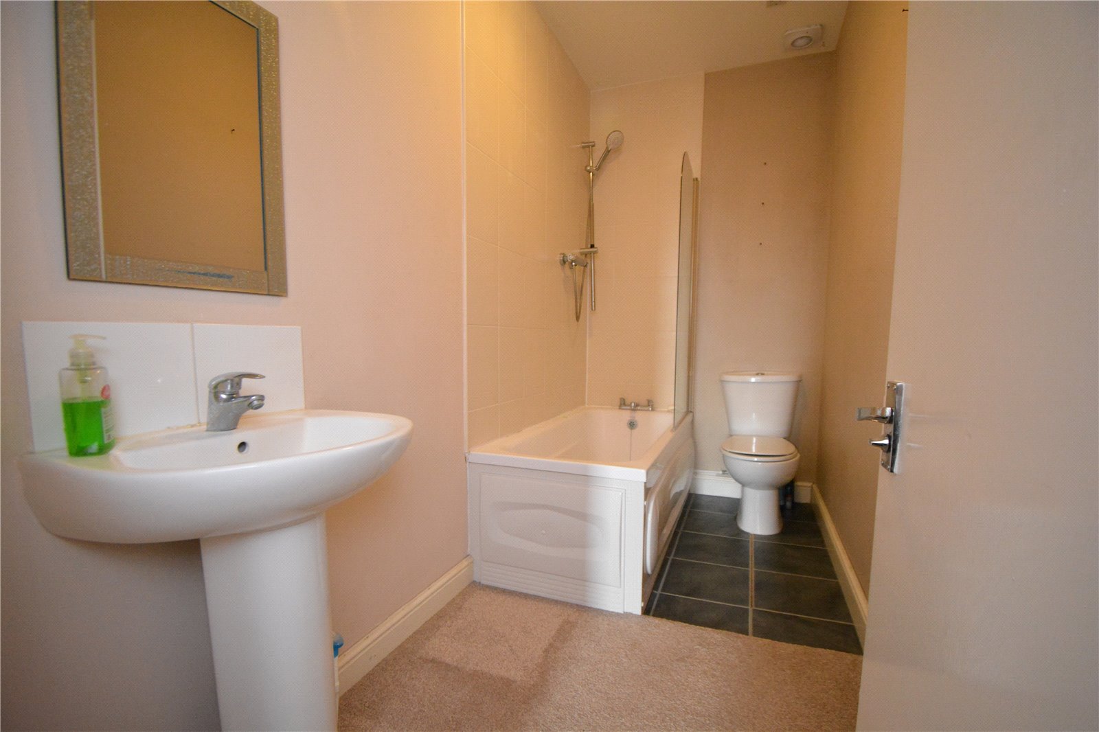 2 bed apartment for sale in Windsor Crescent, Bridlington  - Property Image 2