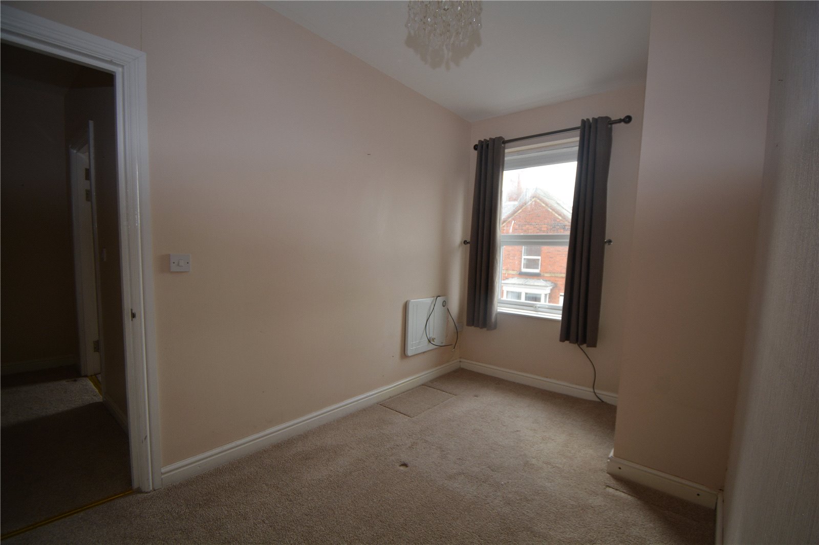 2 bed apartment for sale in Windsor Crescent, Bridlington  - Property Image 5