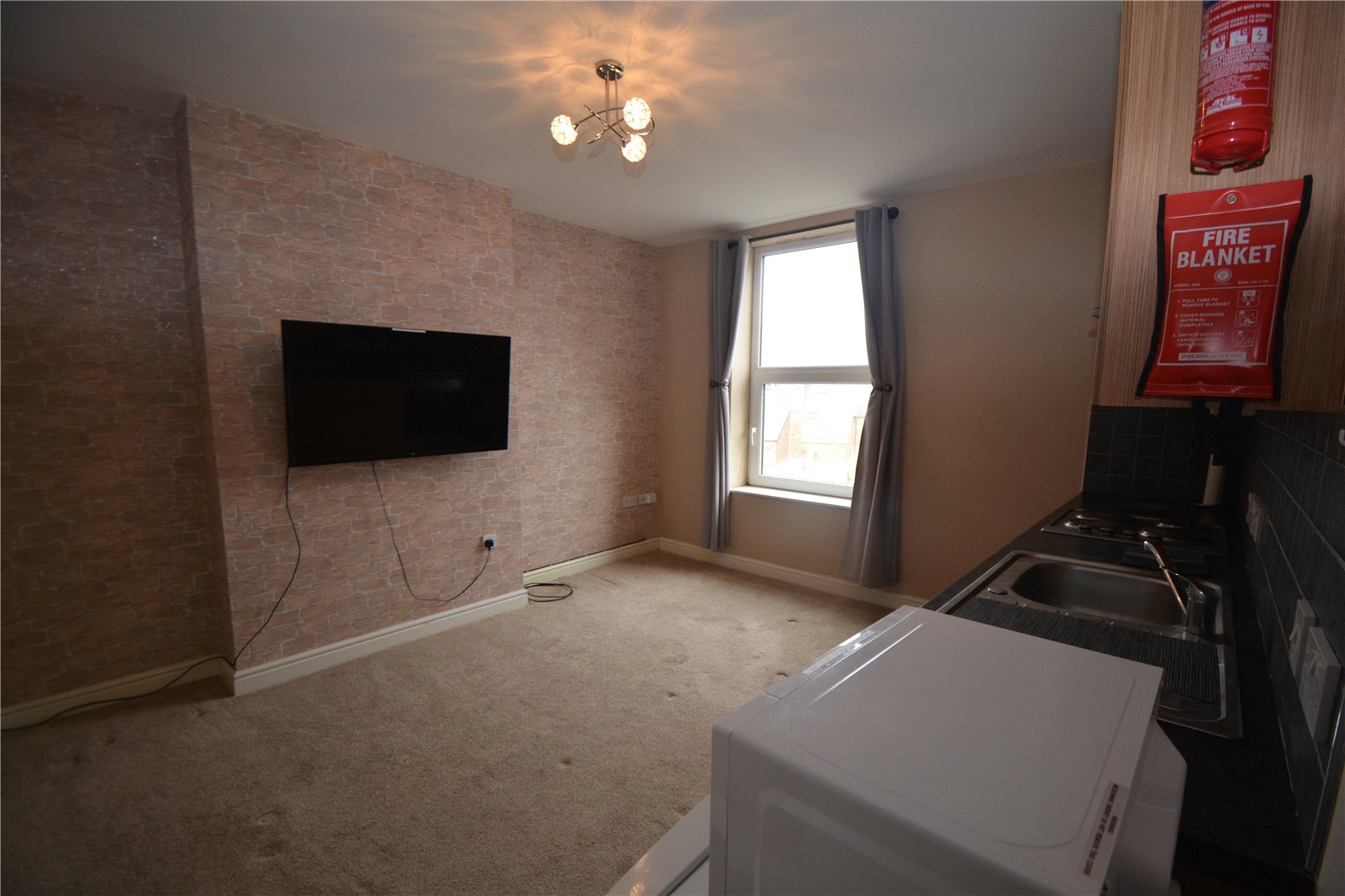 2 bed apartment for sale in Windsor Crescent, Bridlington  - Property Image 7