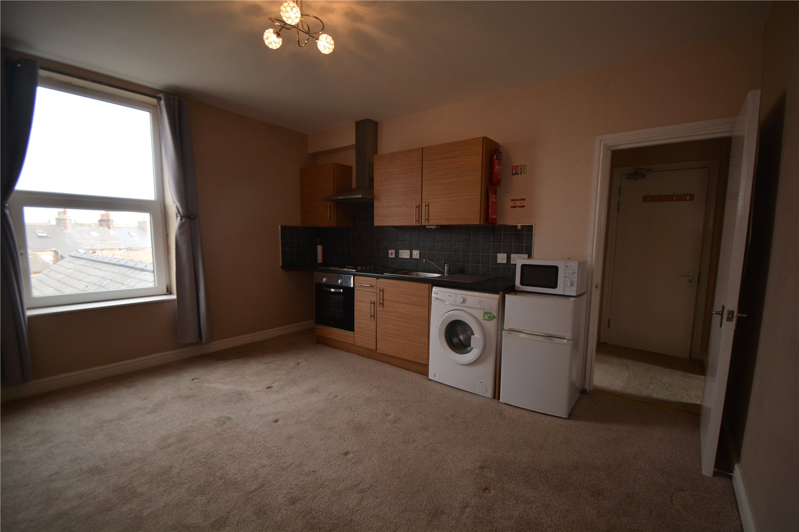 2 bed apartment for sale in Windsor Crescent, Bridlington  - Property Image 6
