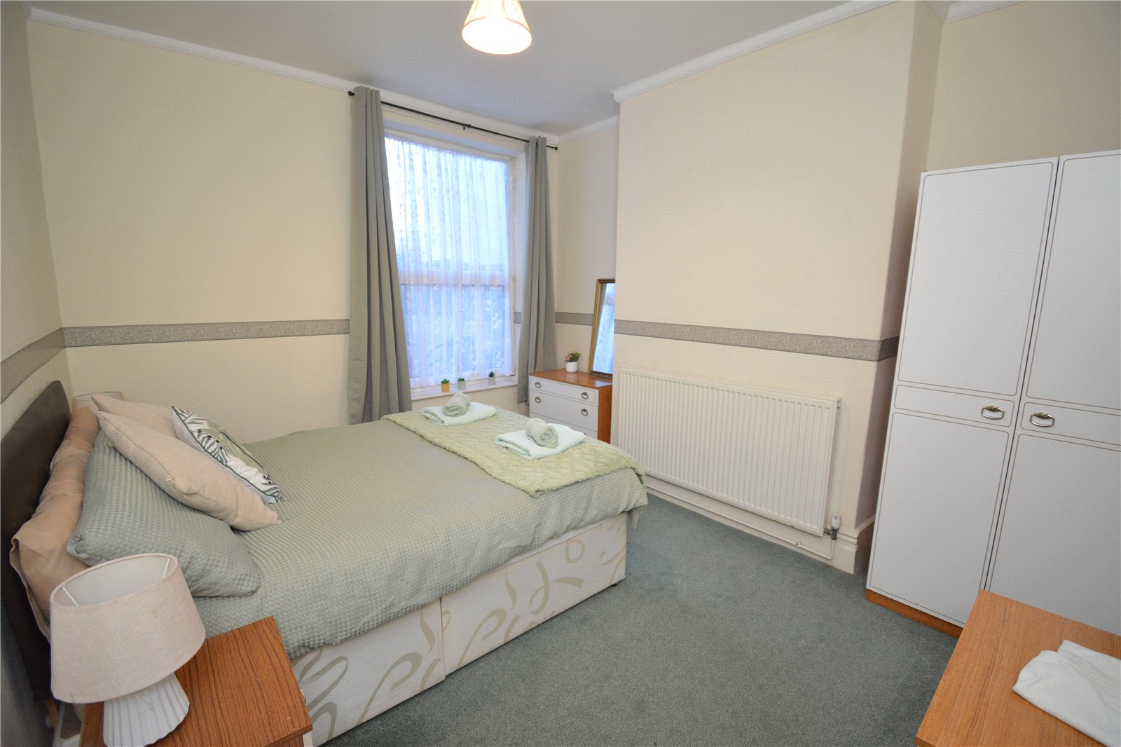 6 bed  for sale in Windsor Crescent, Bridlington  - Property Image 3