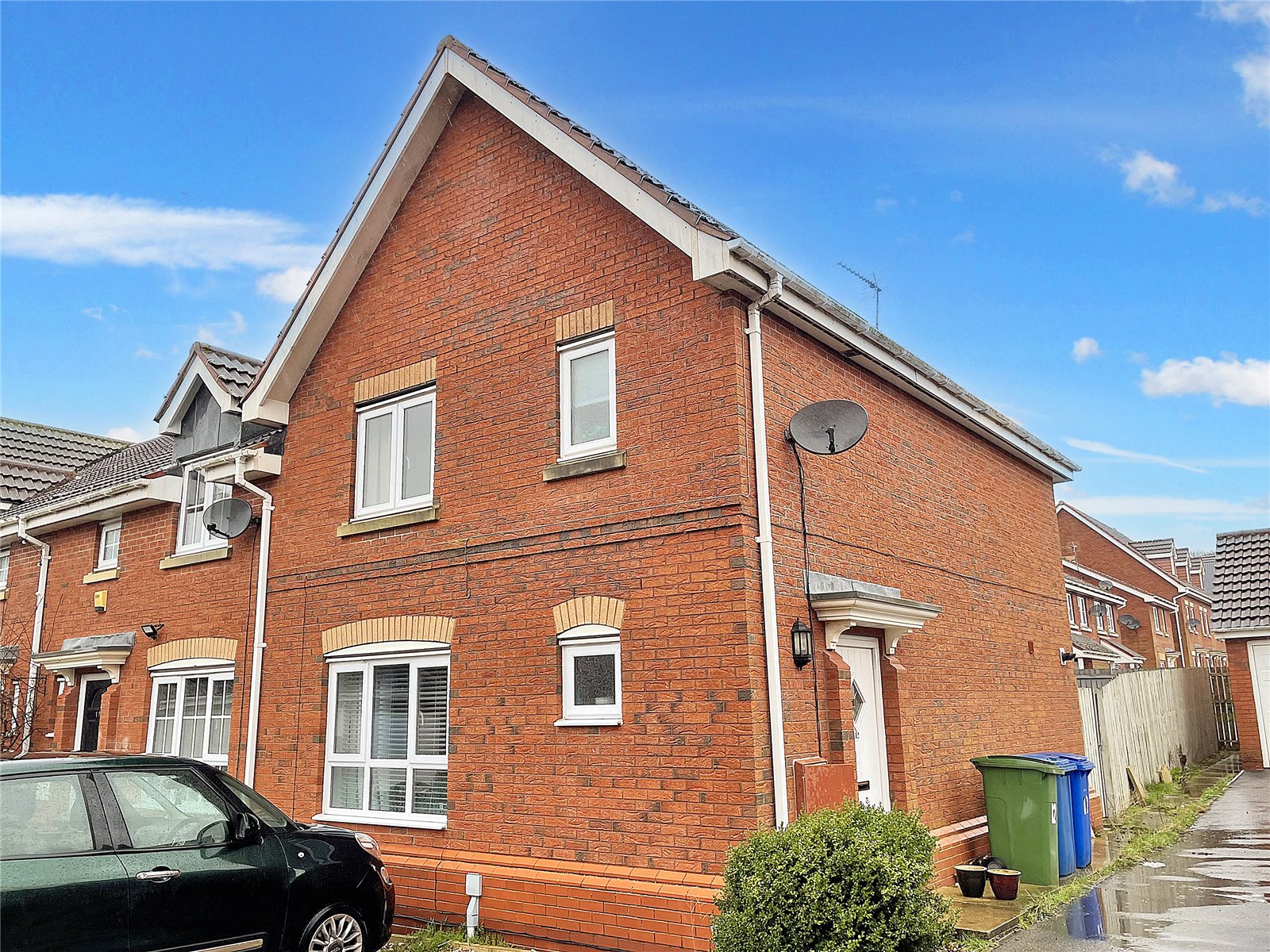 3 bed house for sale in Wheeldale Court, Bridlington - Property Image 1