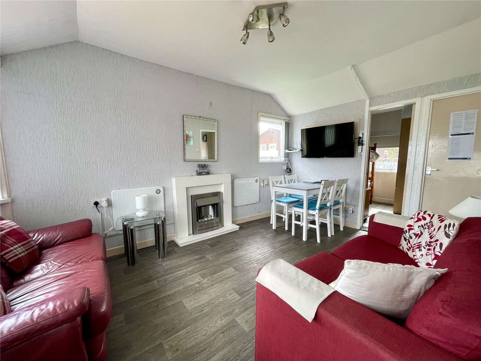 2 bed bungalow for sale in Fourth Avenue, Bridlington  - Property Image 13