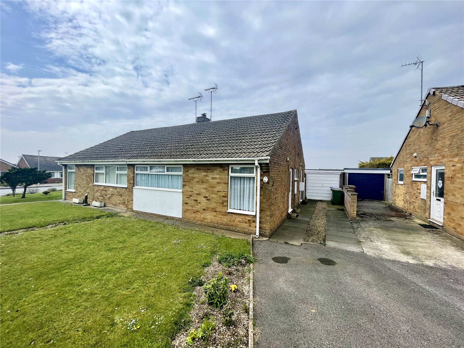 2 bed bungalow for sale in Trentham Drive, Bridlington - Property Image 1