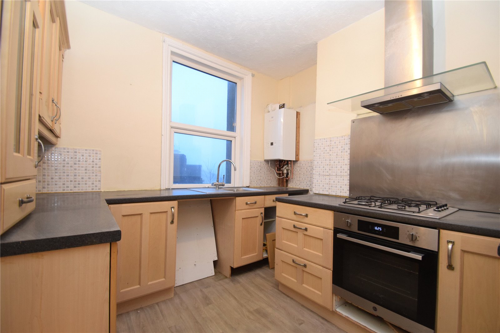 4 bed house to rent in Trafalgar Square, Scarborough  - Property Image 2