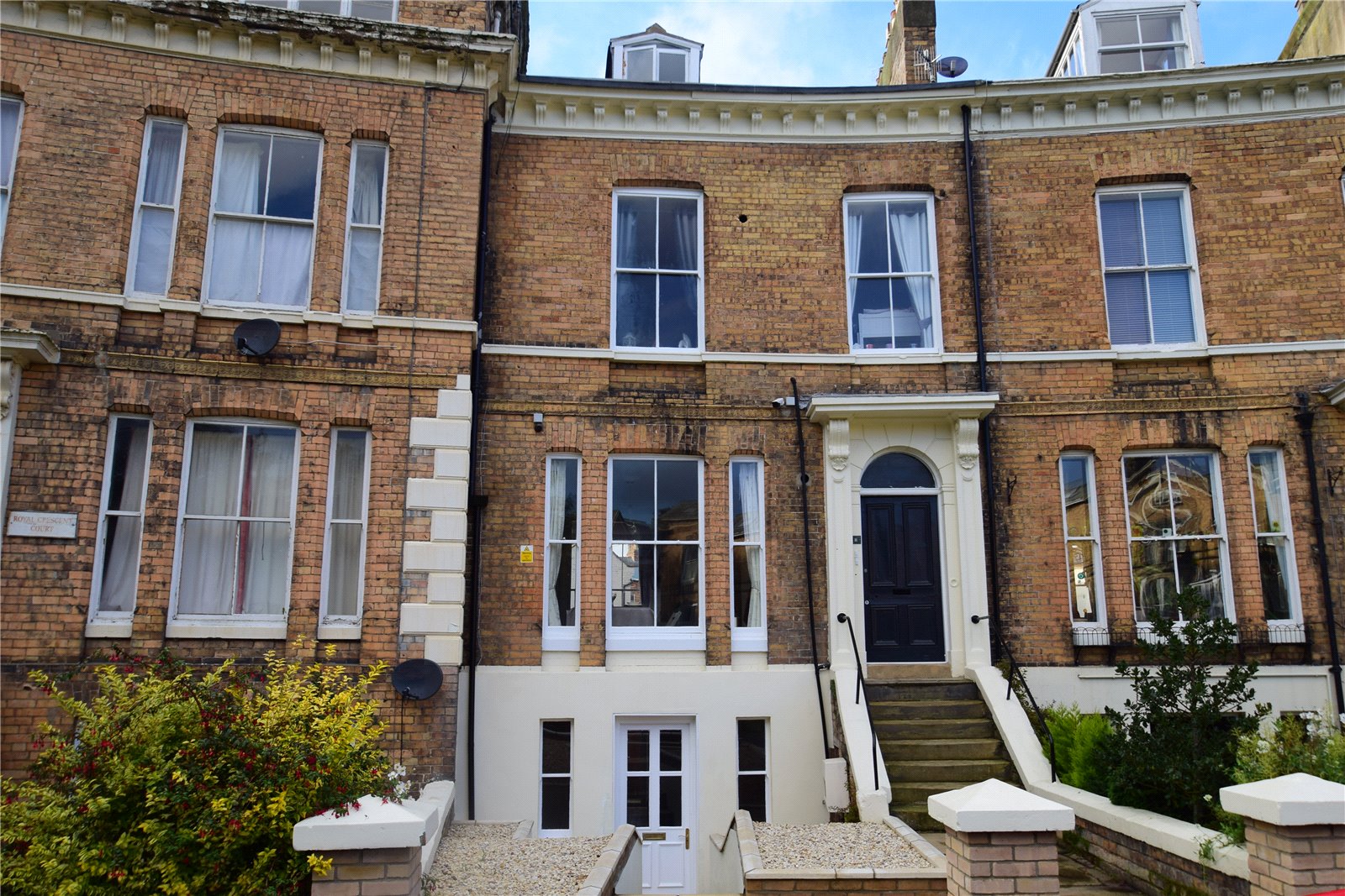 2 bed apartment to rent in Royal Crescent, Scarborough - Property Image 1