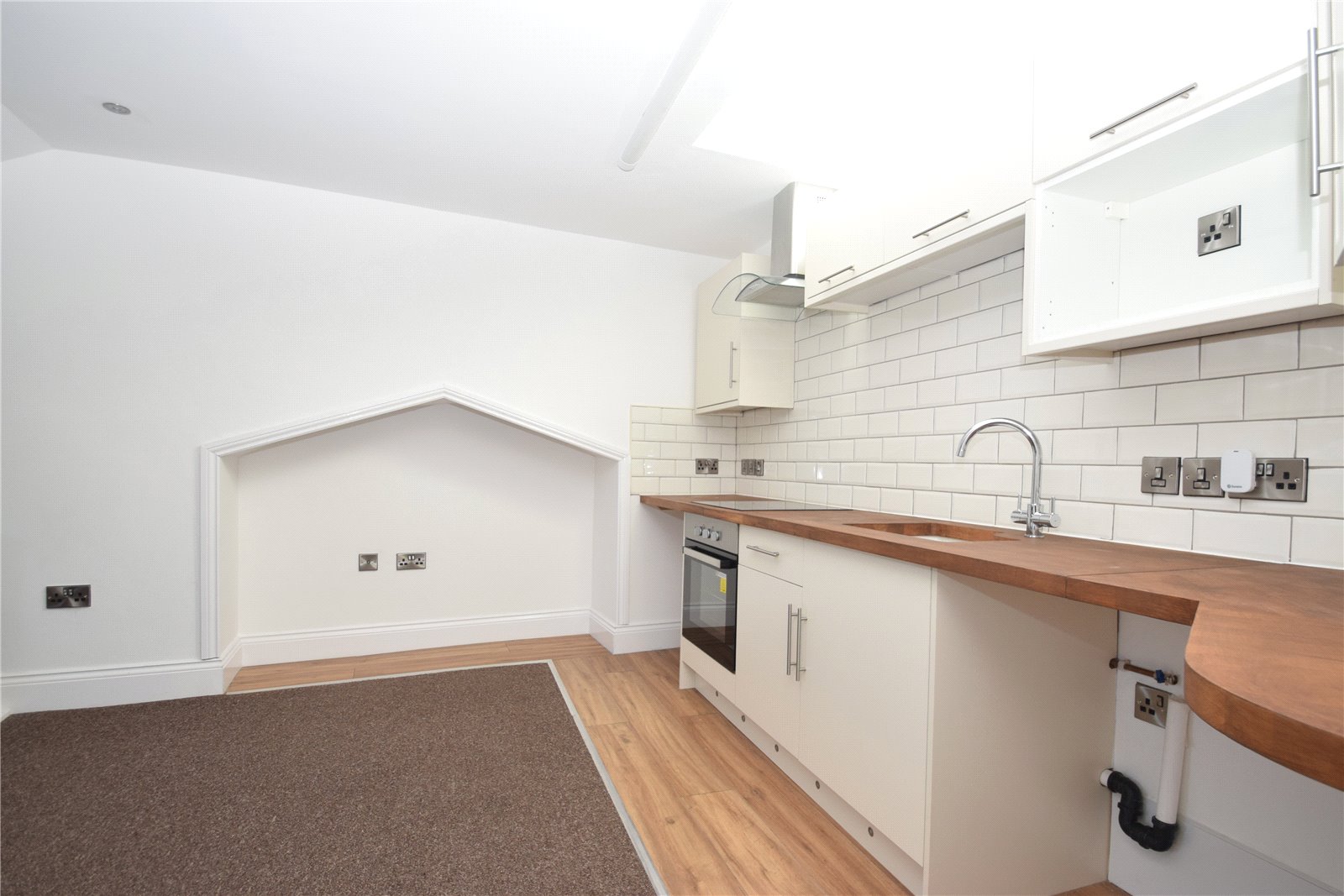 2 bed apartment to rent in Royal Crescent, Scarborough  - Property Image 10