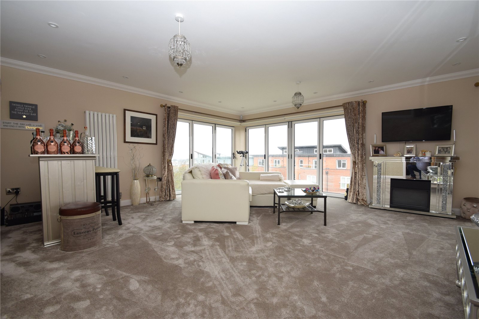 3 bed apartment for sale in Holbeck Hill, Scarborough  - Property Image 5
