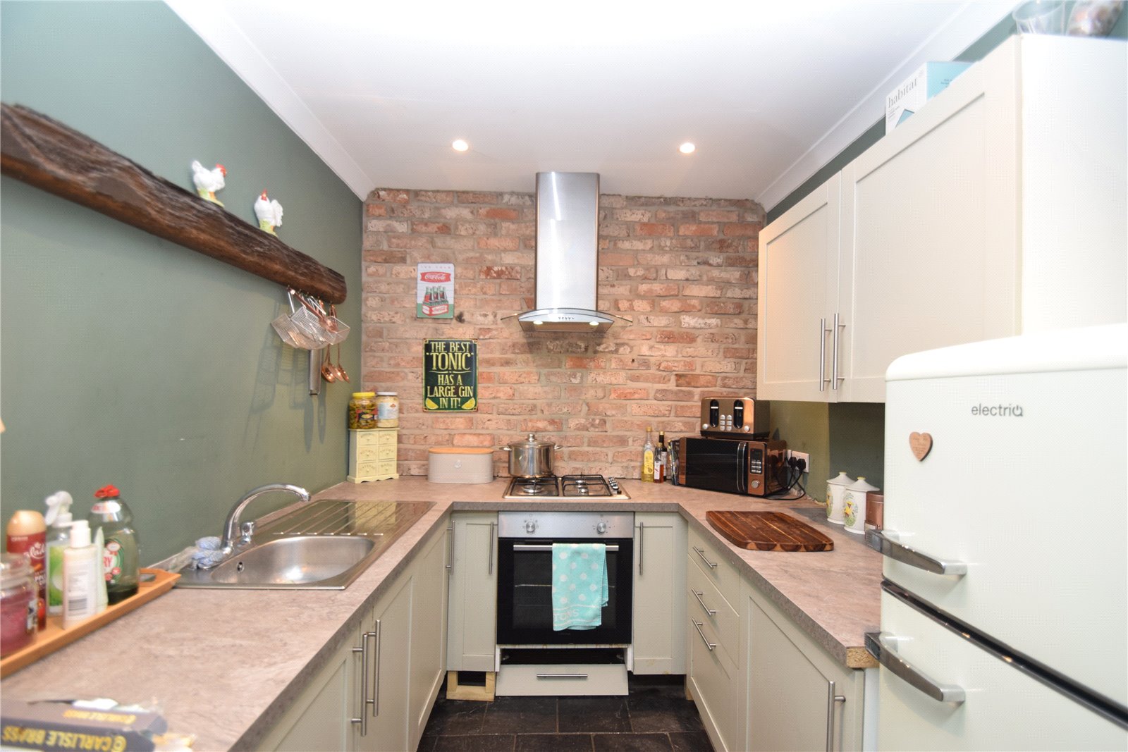 For sale in Victoria Road, Scarborough  - Property Image 13