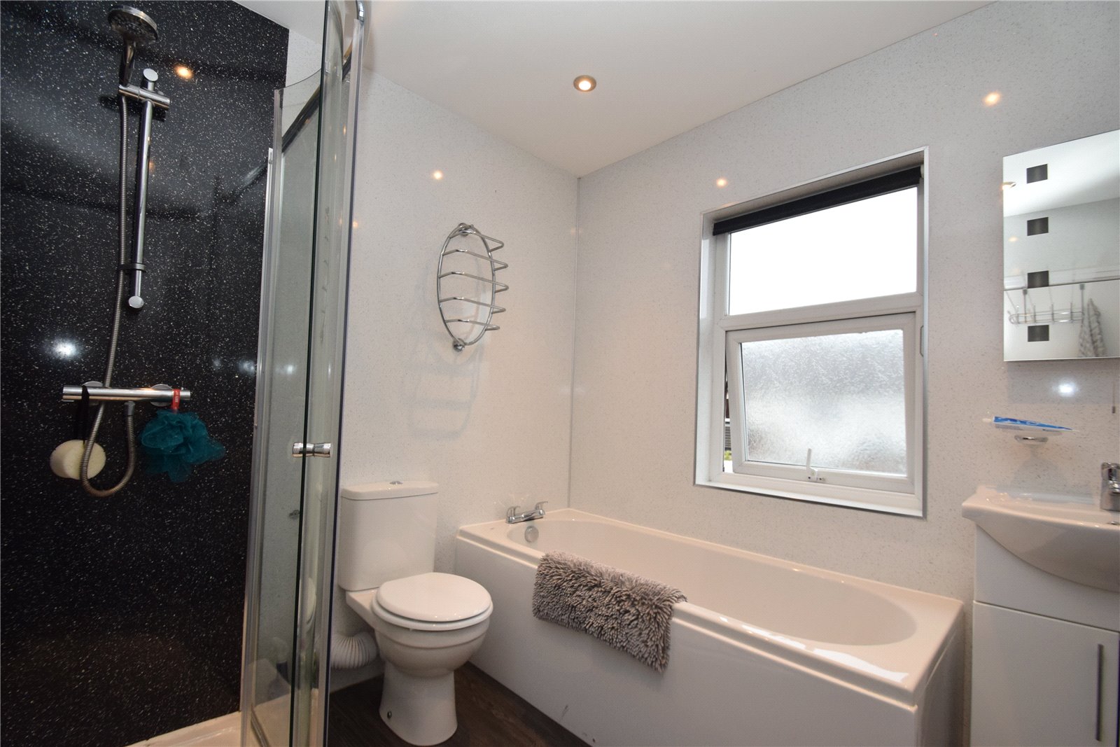 3 bed house for sale in Peasholm Gardens, Scarborough  - Property Image 9