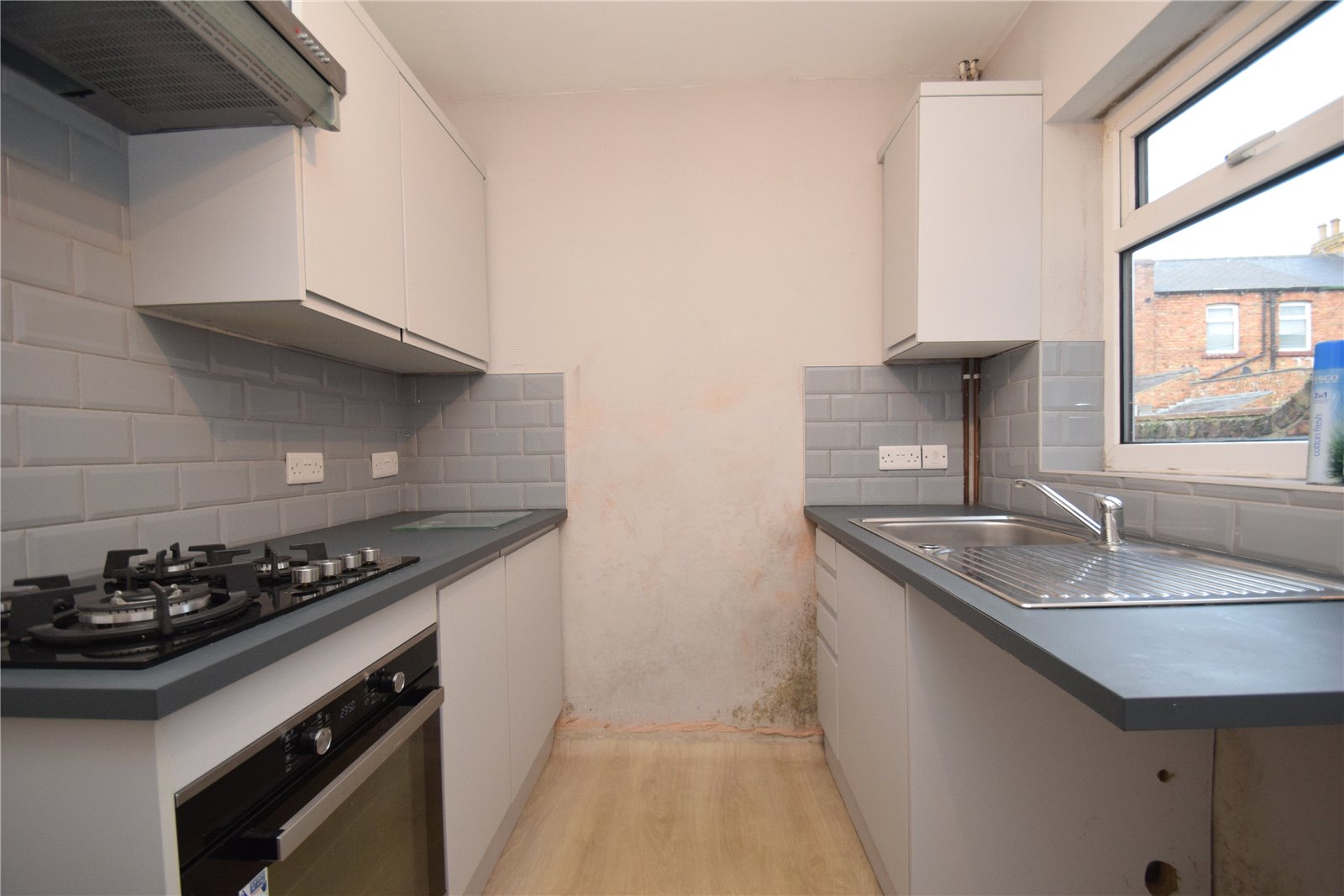 2 bed house for sale in Hampton Road, Scarborough  - Property Image 4
