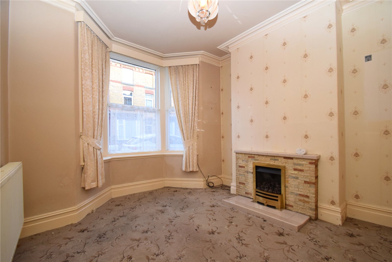 3 bed house for sale in Commercial Street, Scarborough  - Property Image 2