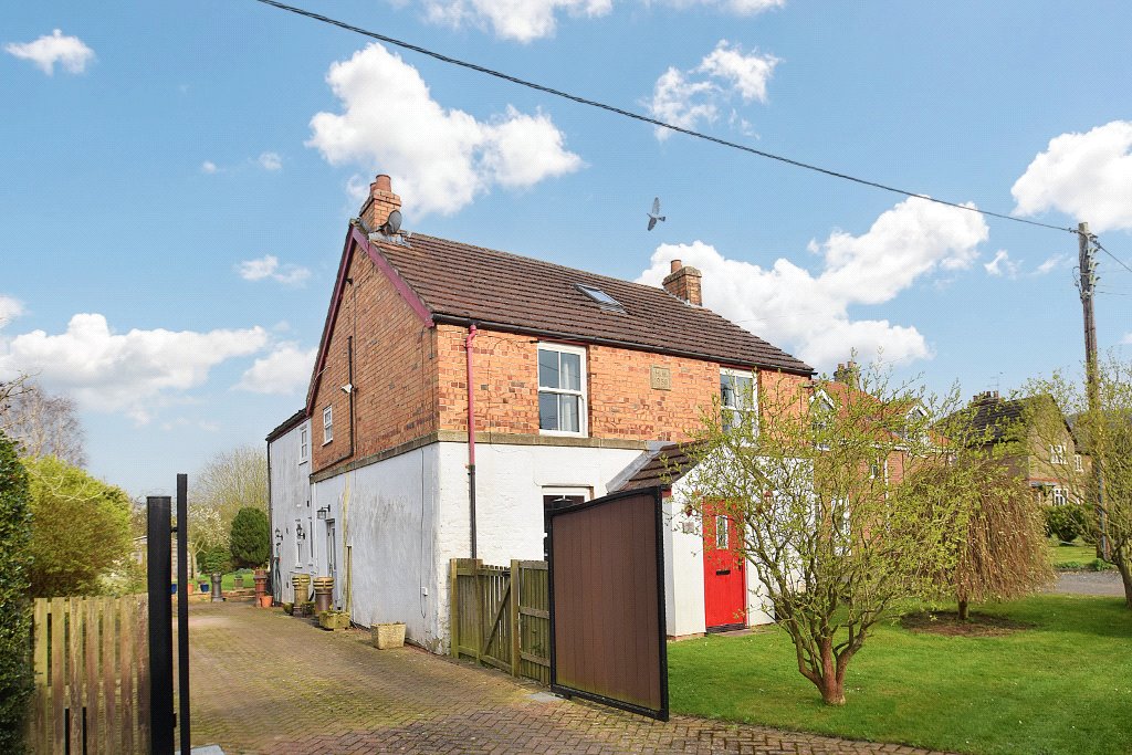 4 bed house for sale in Main Street, Potter Brompton - Property Image 1
