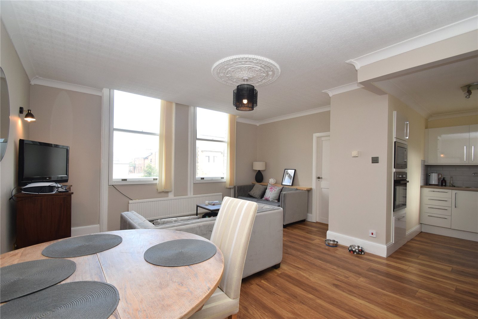 2 bed apartment to rent in Cromwell Terrace, Scarborough  - Property Image 2