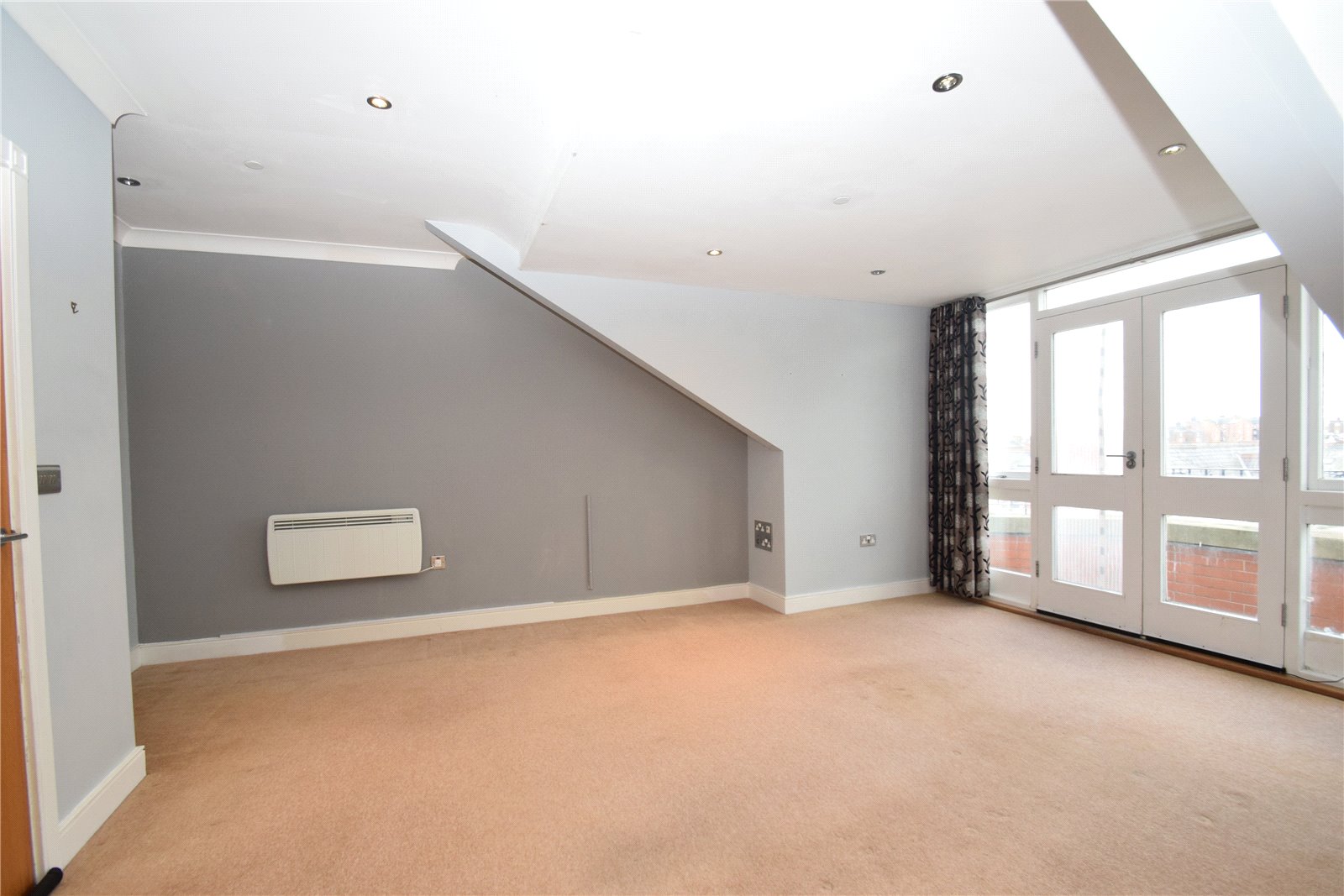 2 bed apartment for sale in Prince of Wales Terrace, Scarborough  - Property Image 7