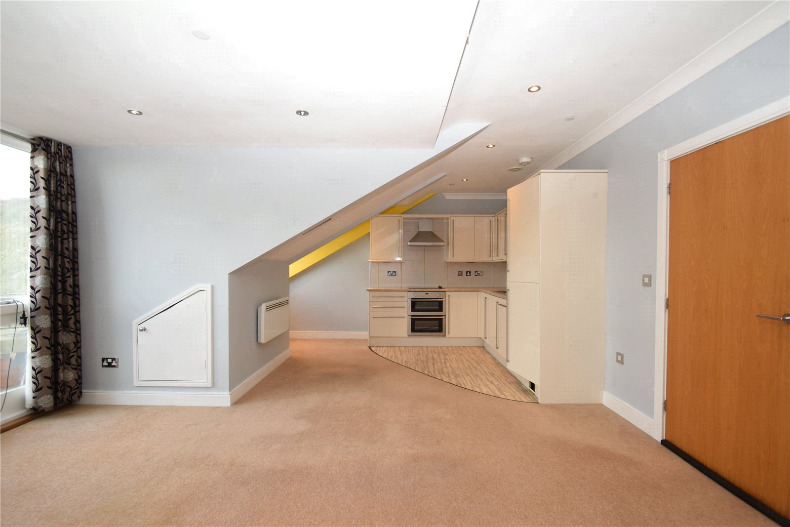 2 bed apartment for sale in Prince of Wales Terrace, Scarborough  - Property Image 8
