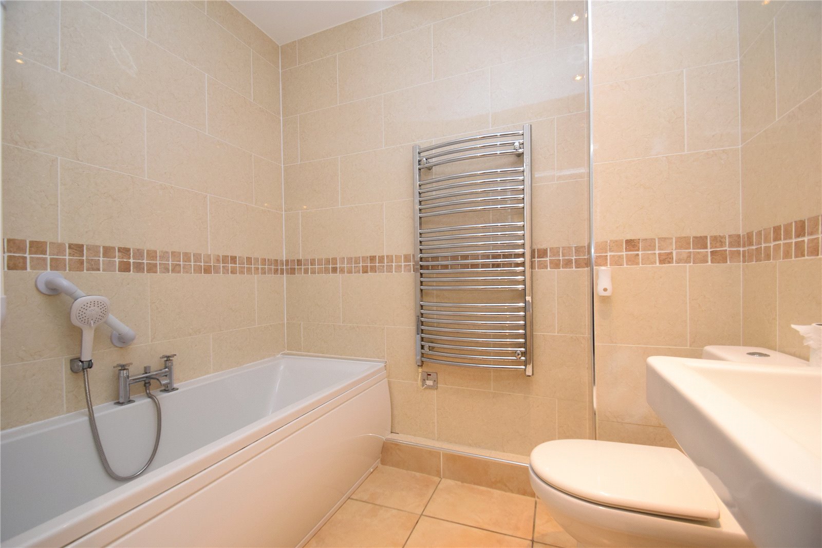 2 bed apartment for sale in Prince of Wales Terrace, Scarborough  - Property Image 9