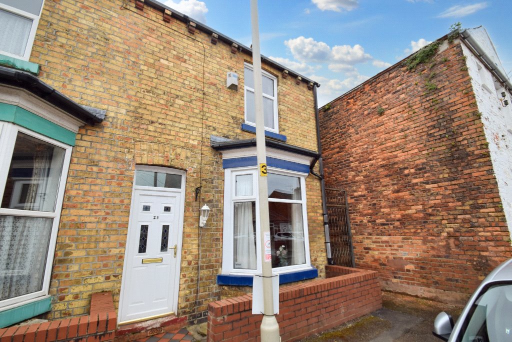 2 bed house for sale in Park Road, Scarborough  - Property Image 2