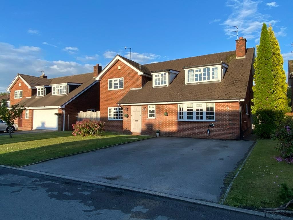 4 bed detached house for sale in Barncroft Close, Macclesfield  - Property Image 1