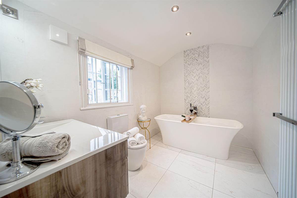 4 bed end of terrace house for sale in The Downs, Altrincham 12