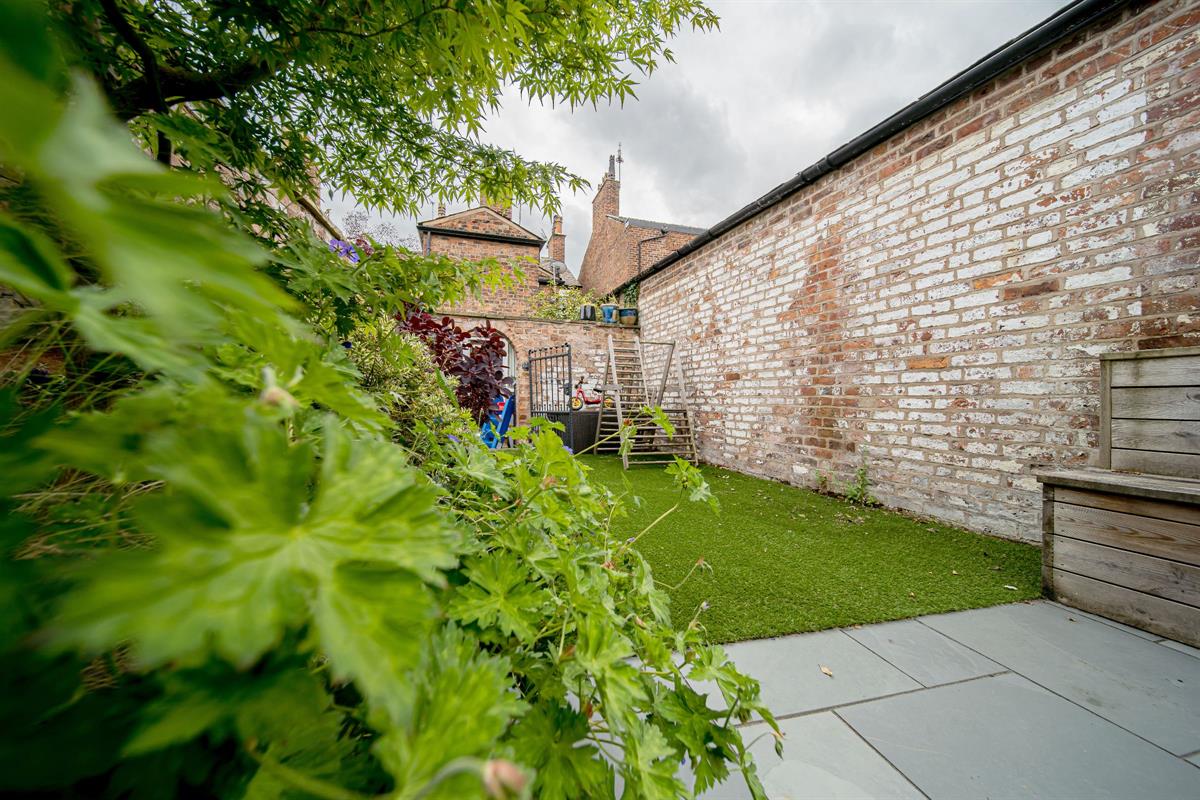 4 bed end of terrace house for sale in The Downs, Altrincham  - Property Image 18