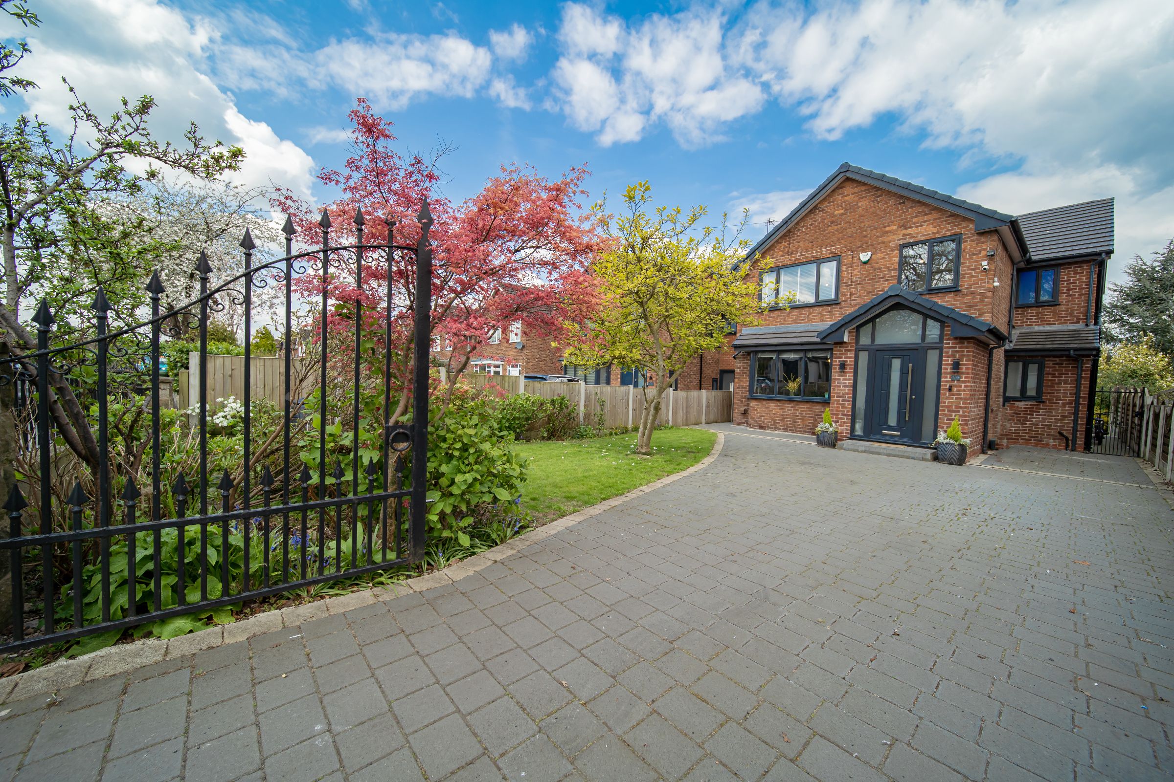 4 bed detached house for sale in Grove Lane, Hale  - Property Image 35