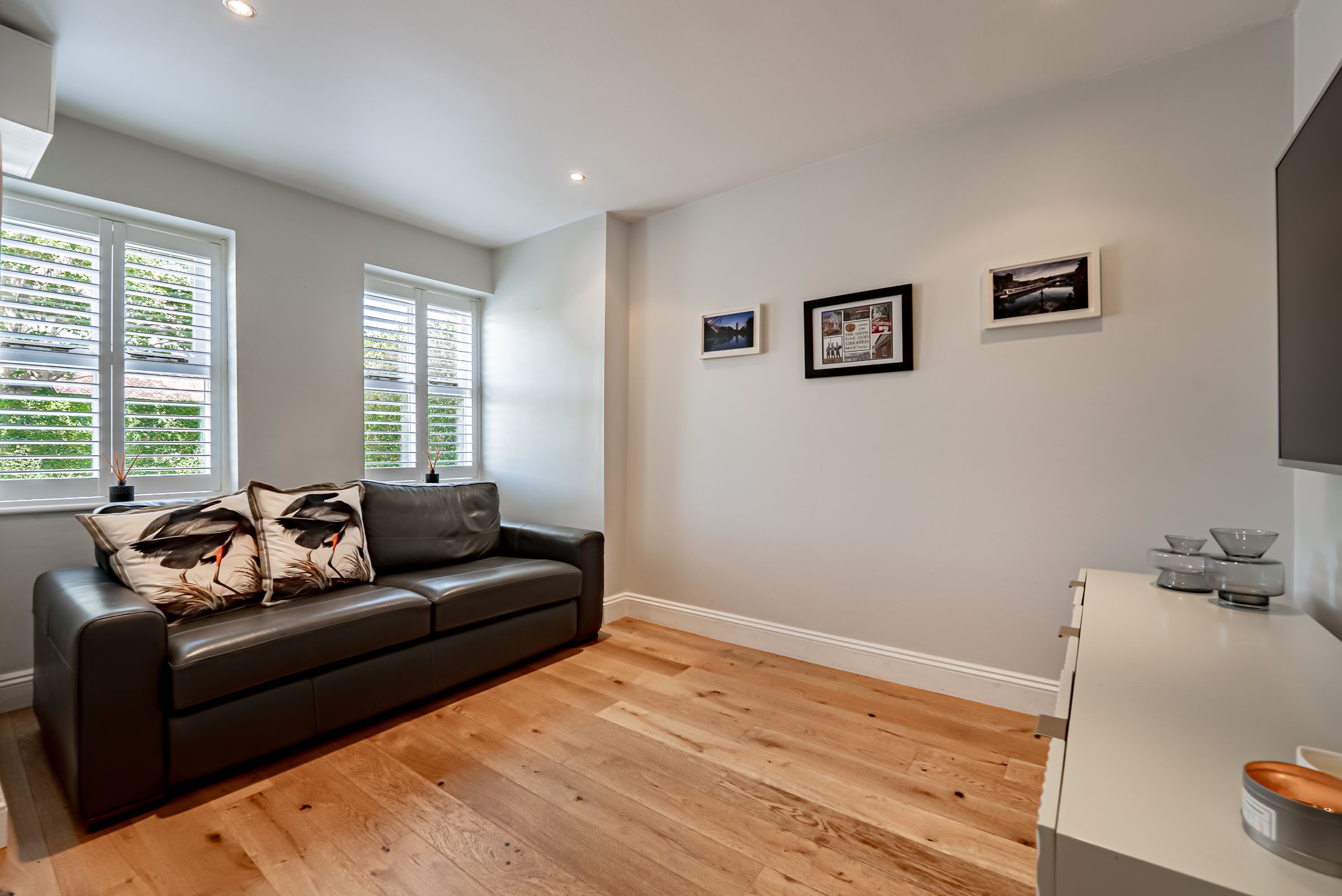 4 bed semi-detached house for sale in Hale, Altrincham  - Property Image 4