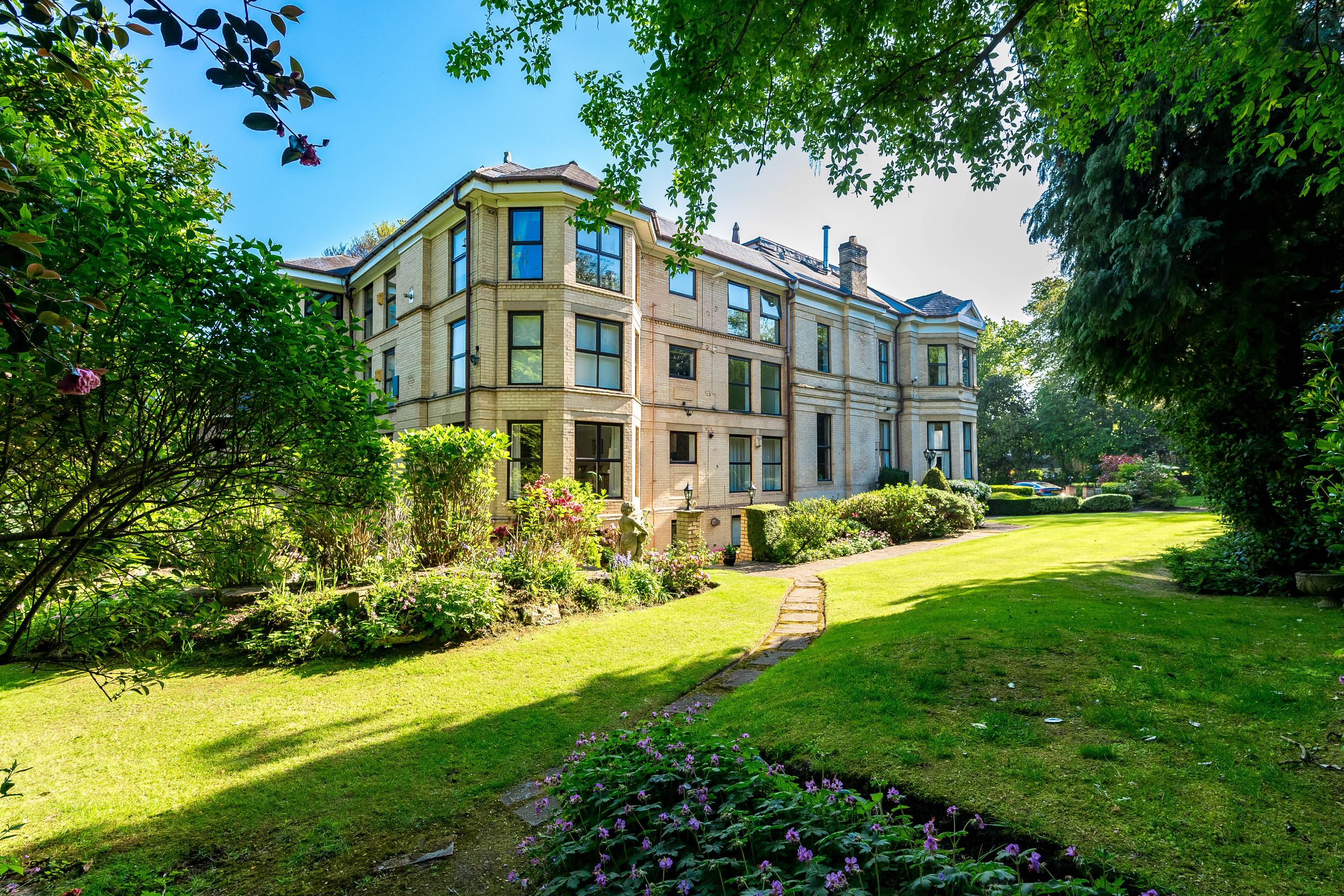 3 bed flat for sale in Suffolk Road, Altrincham 1