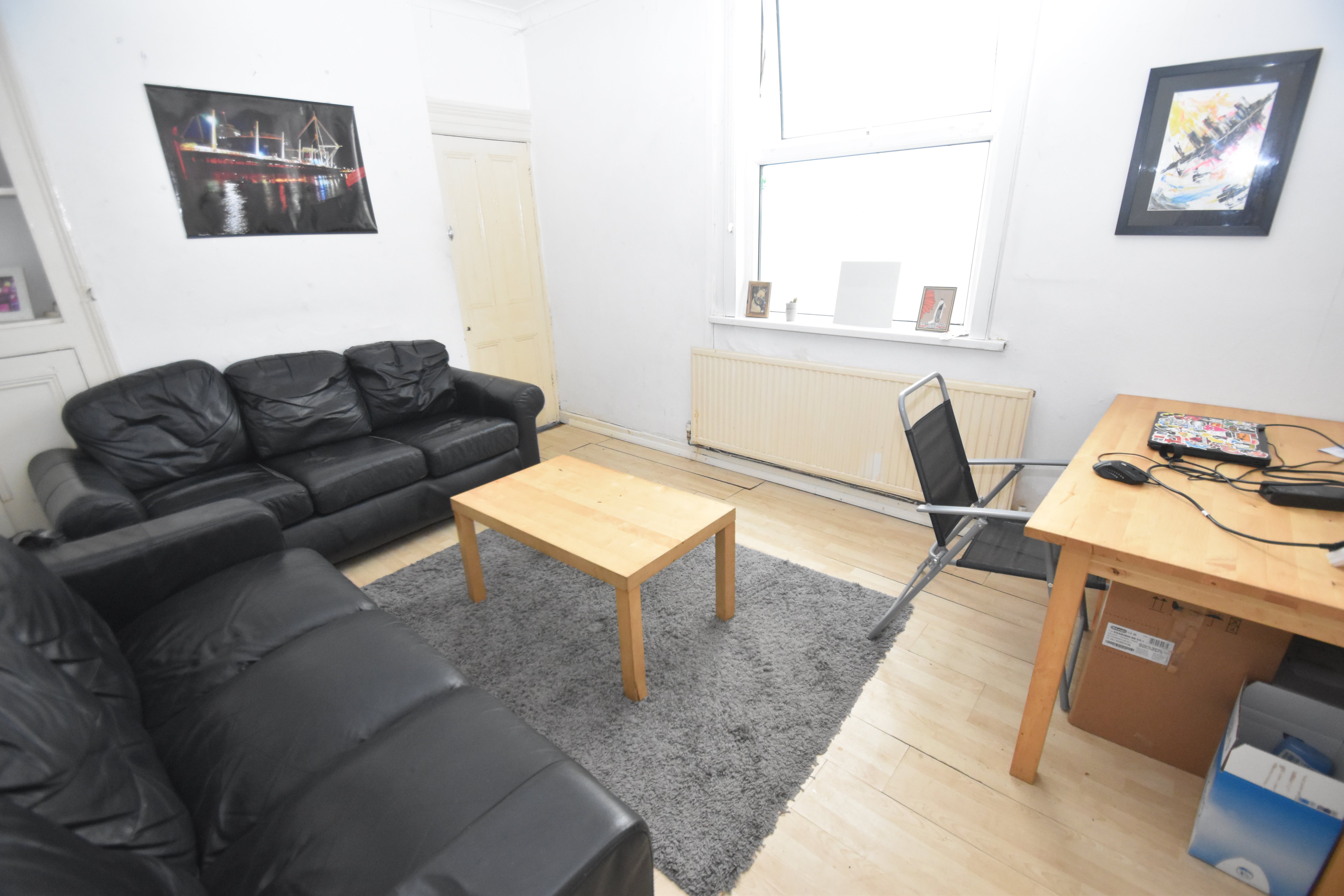 1 bed house / flat share to rent in Rawden Place, City Centre 3
