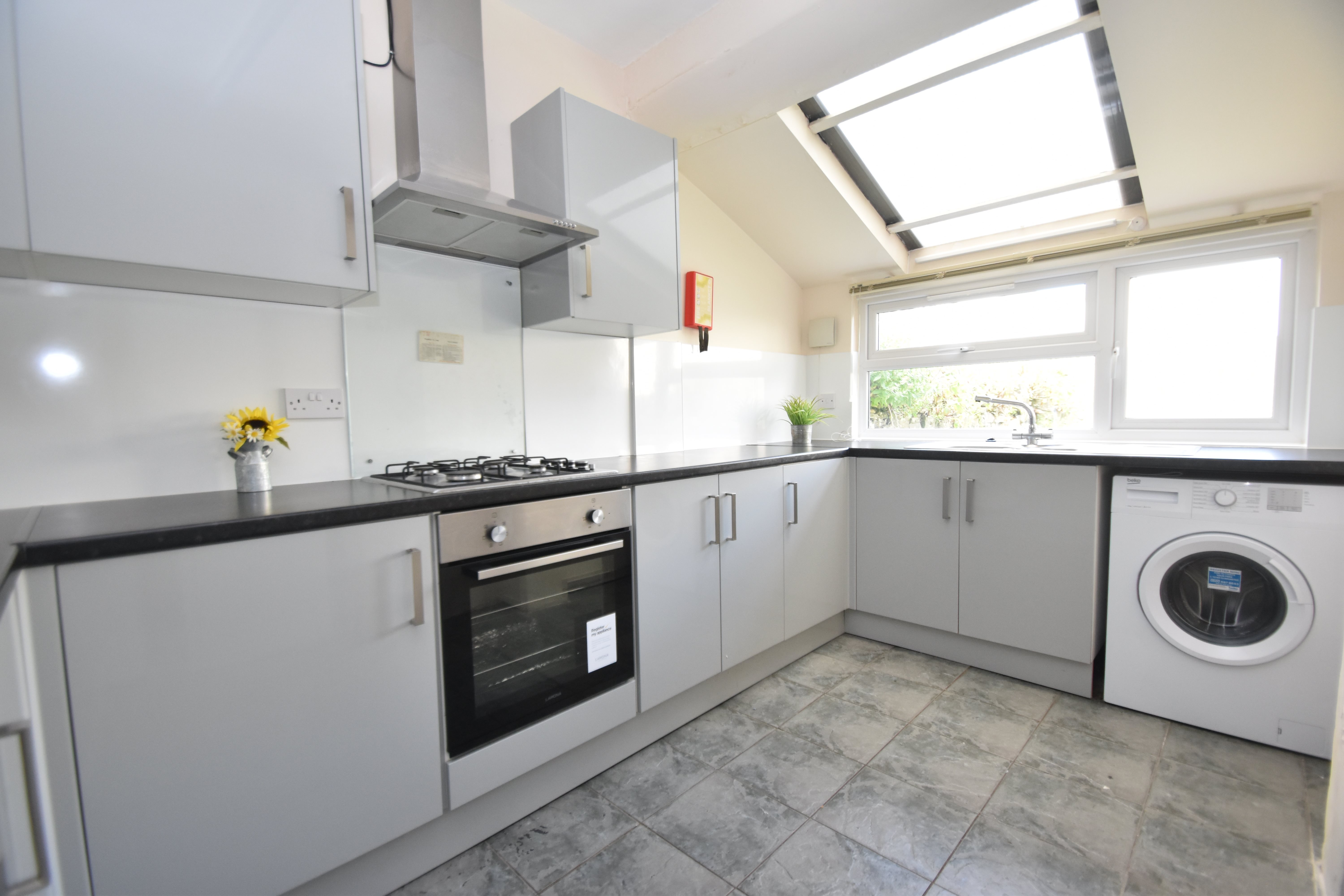 5 bed house to rent in Malefant Street, Cathays - Property Image 1