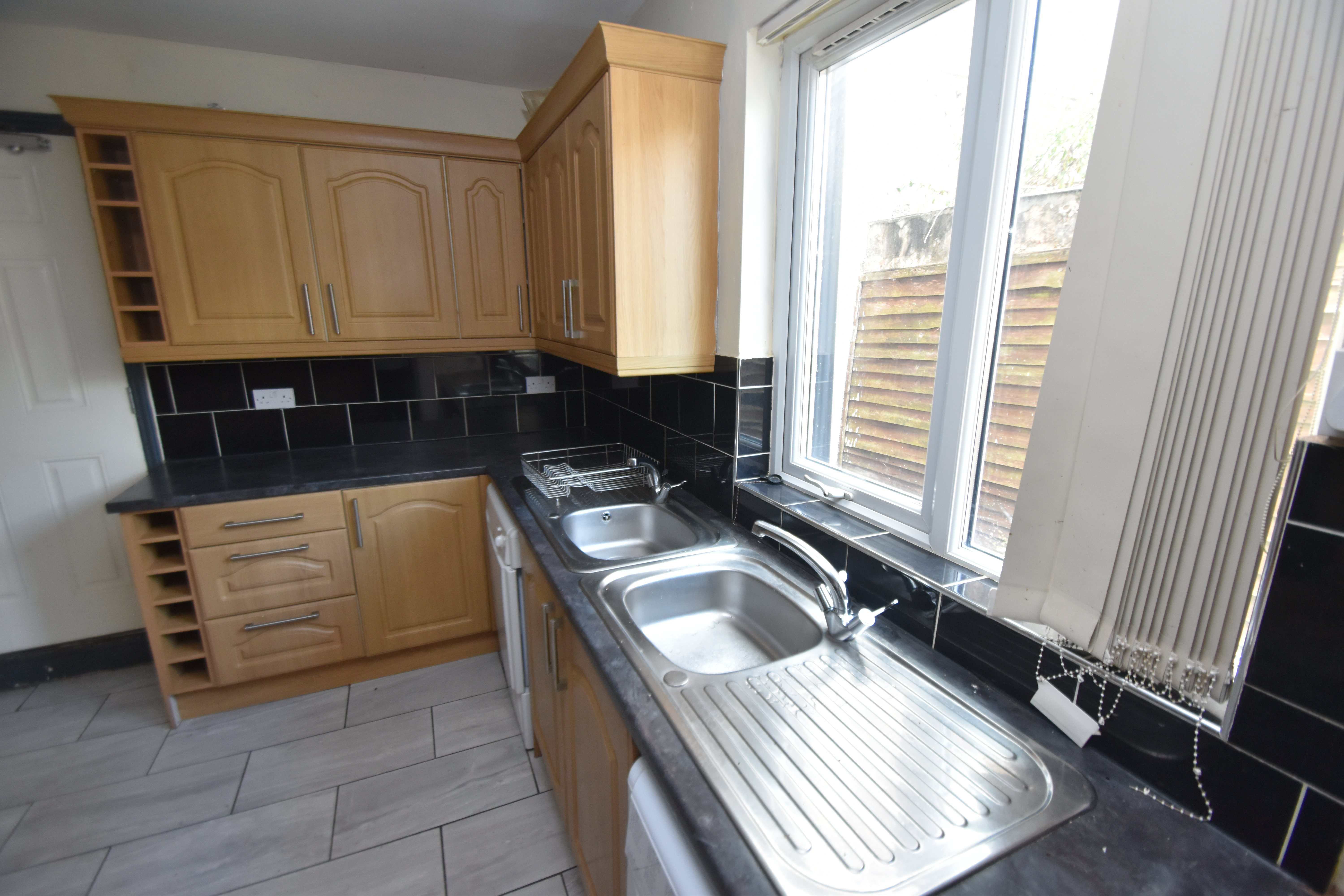 8 bed house to rent in Harriet Street, CATHAYS 30