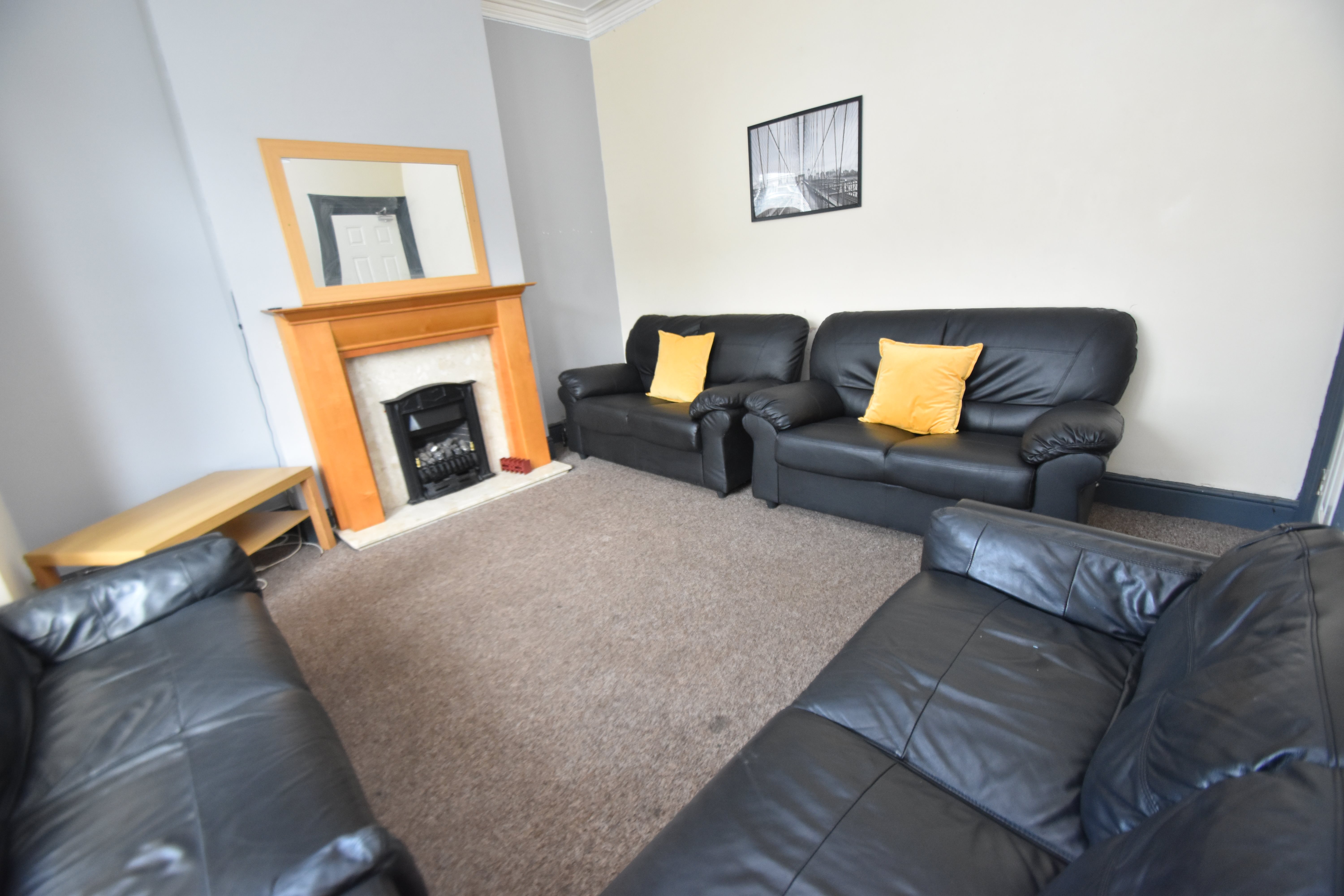 8 bed house to rent in Harriet Street, CATHAYS 3