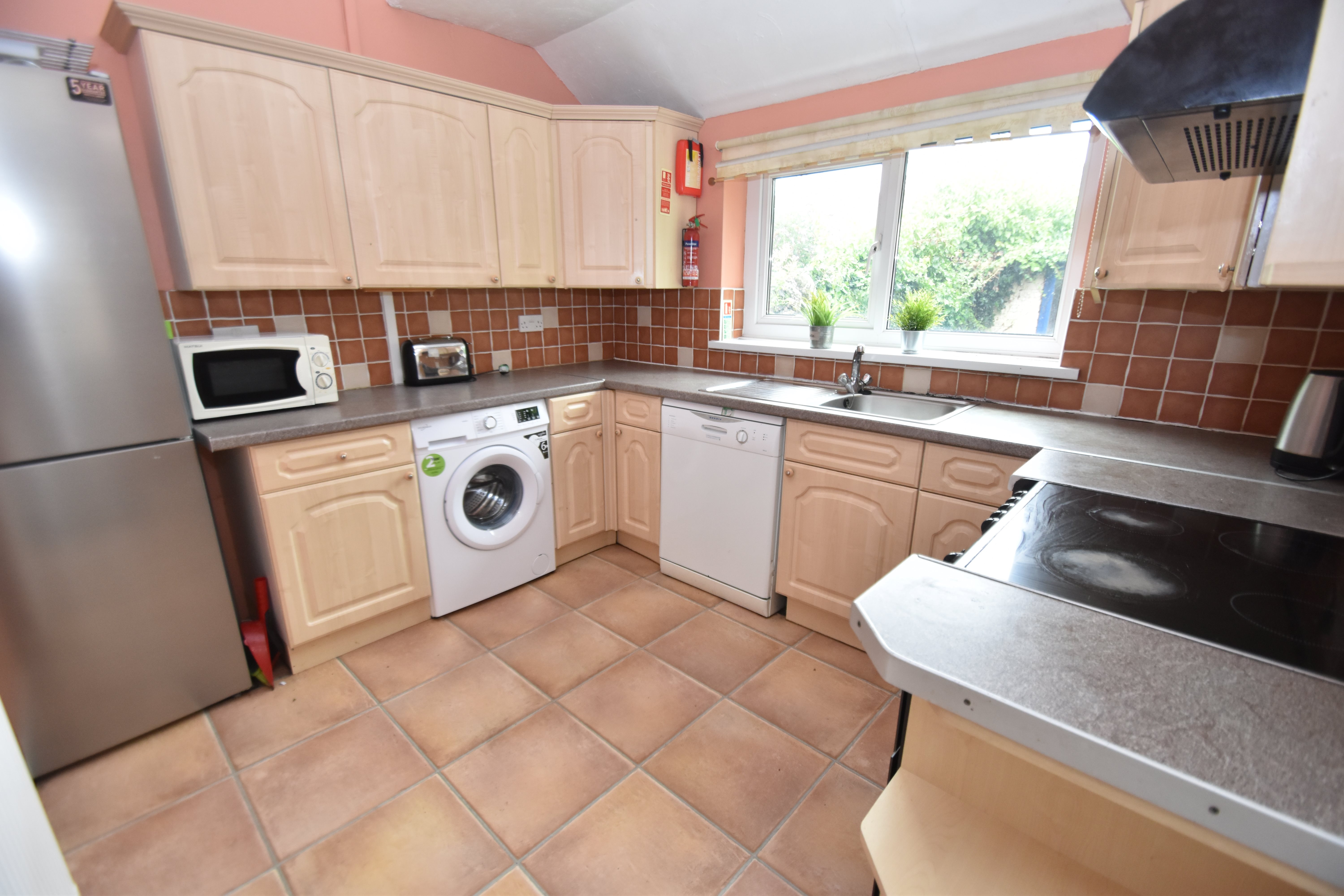 4 bed house to rent in Lisvane Street, Cathays 6
