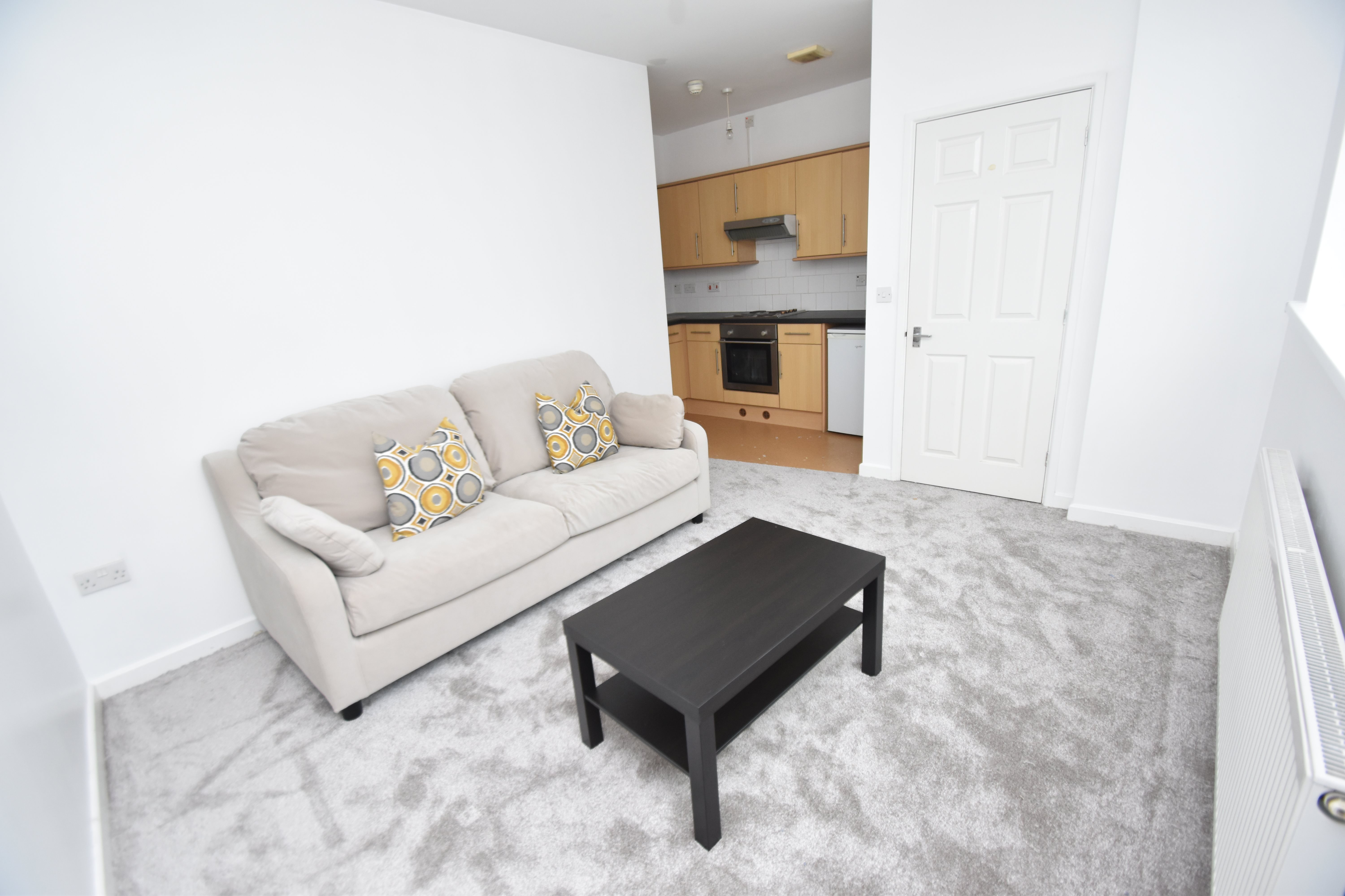 1 bed flat to rent in Riverside Terrace, Cardiff 0