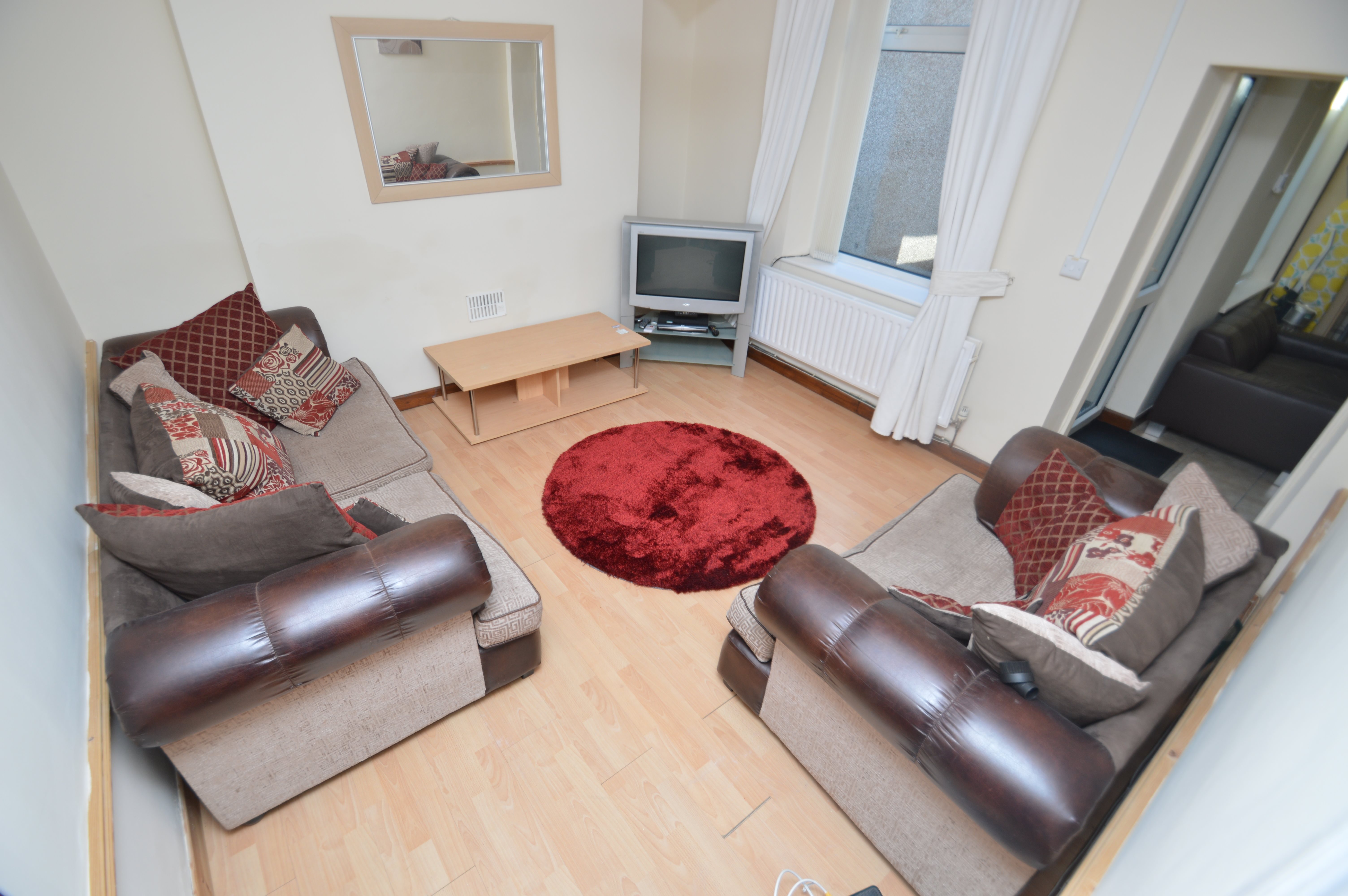 1 bed house / flat share to rent in Wood Road, Treforest 2