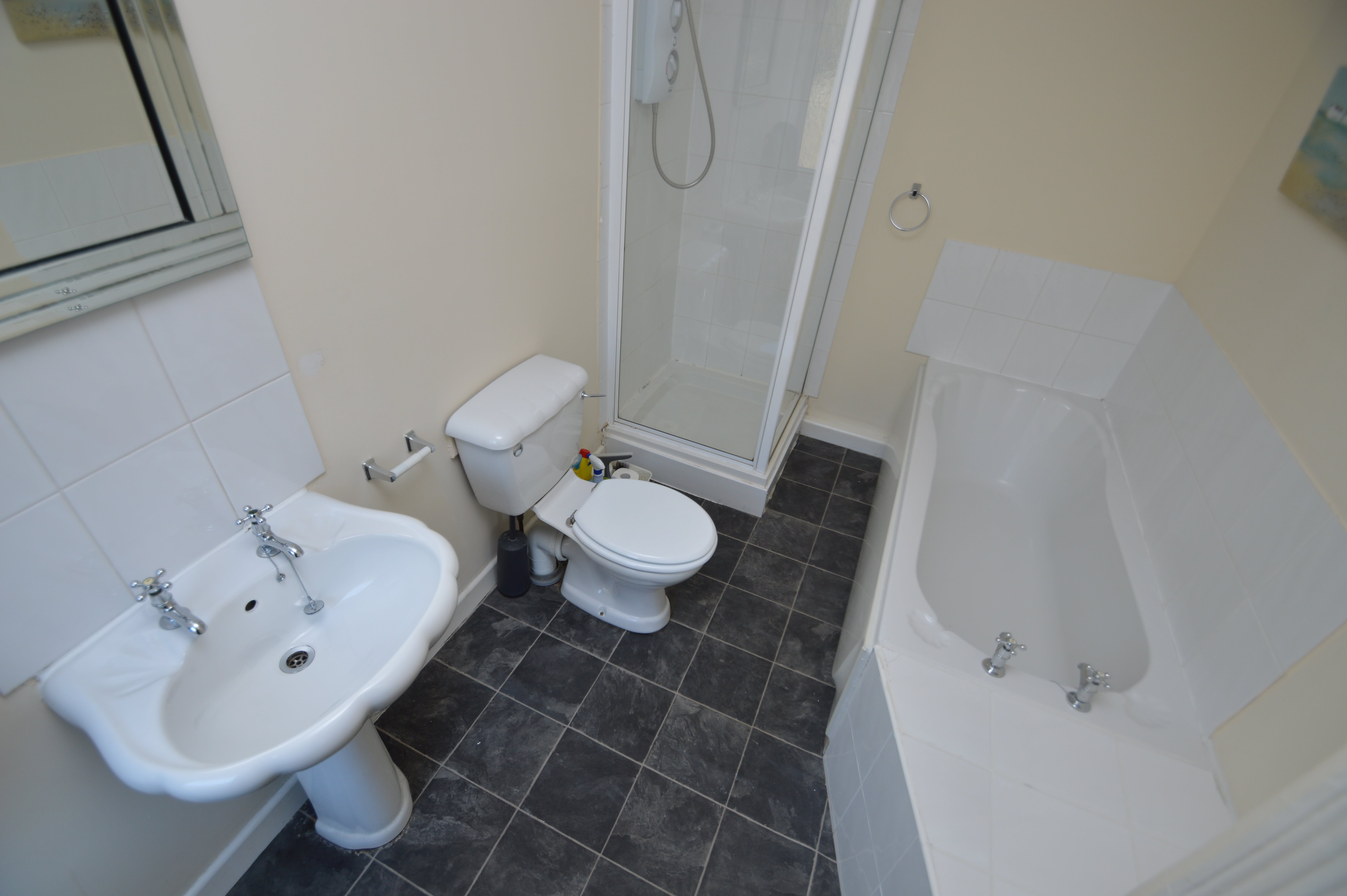 1 bed house / flat share to rent in Wood Road, Treforest 8