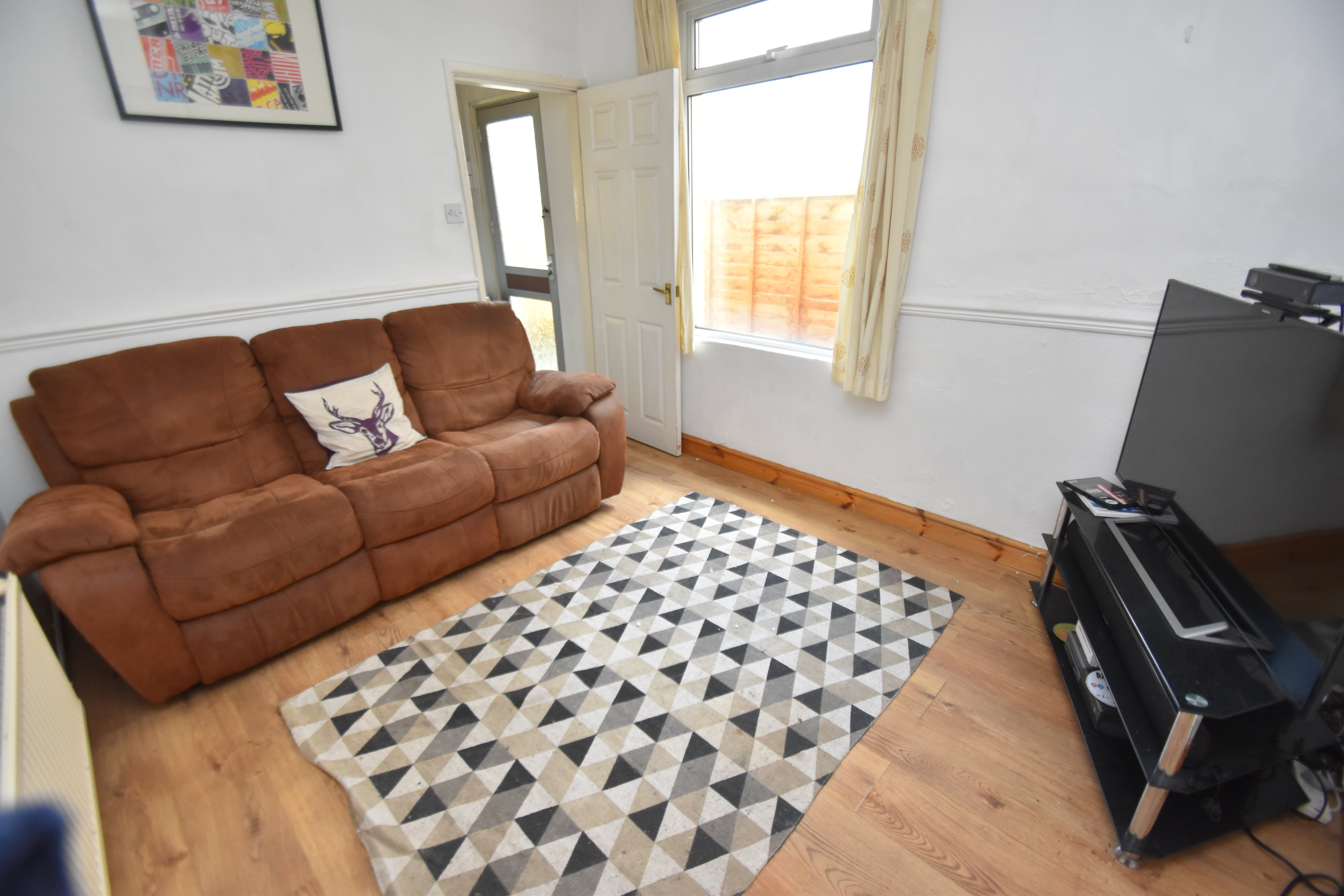 4 bed house to rent in Angus Street, Roath 4