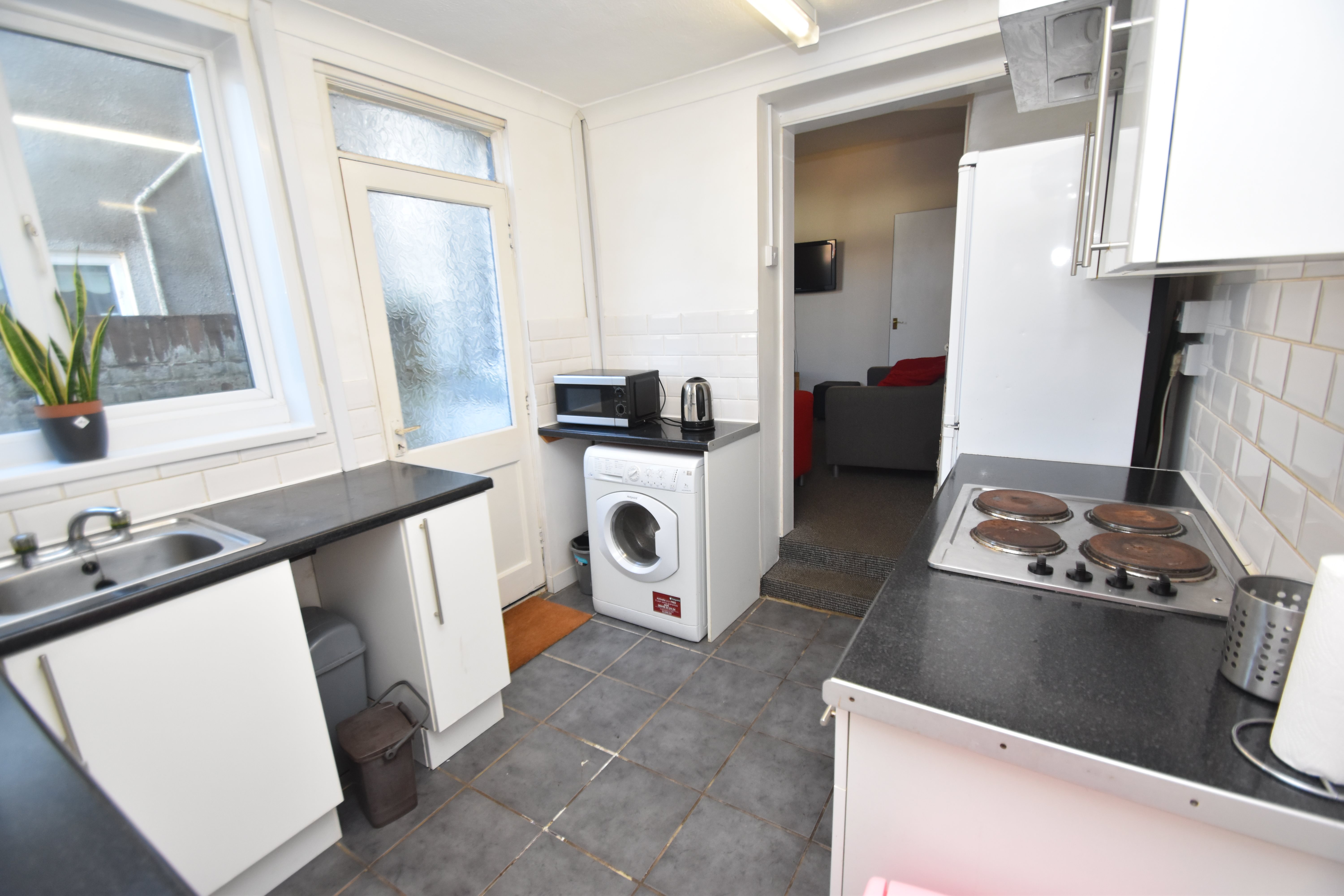 3 bed house to rent in Glenroy Street, Roath 13