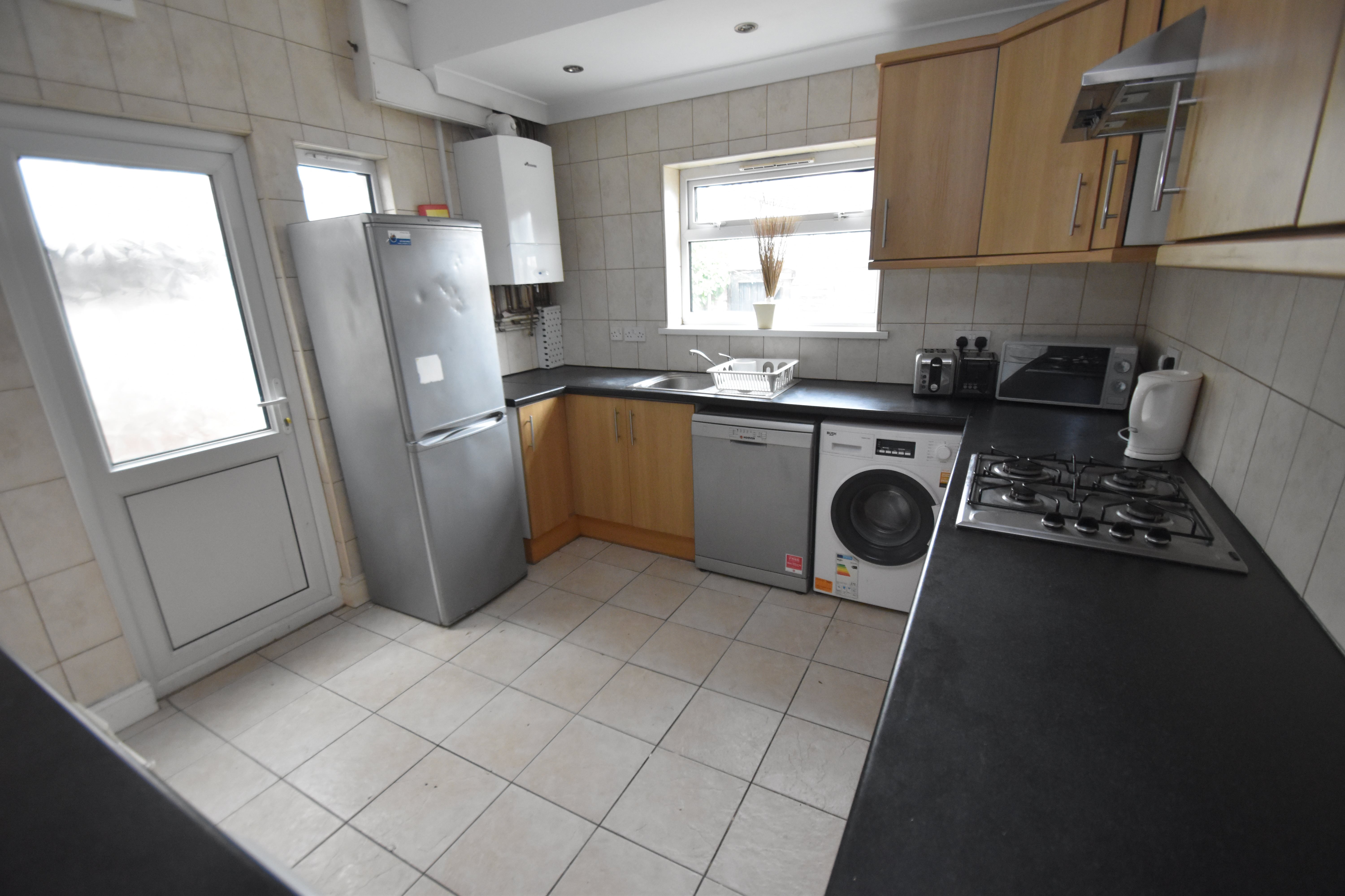 5 bed house to rent in Tewkesbury Street, Cathays 3