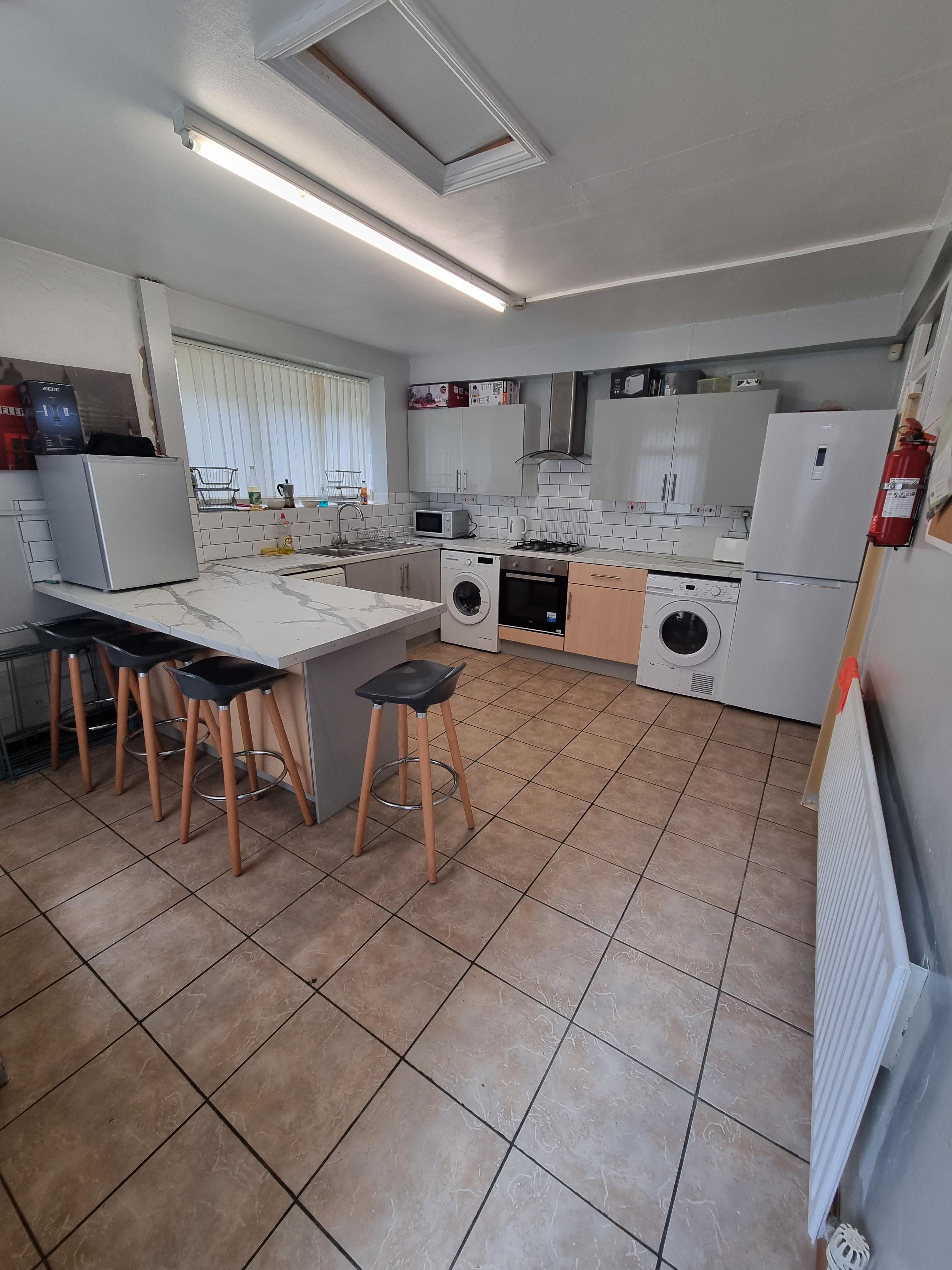 1 bed house / flat share to rent in Wood Road , Treforest   - Property Image 1