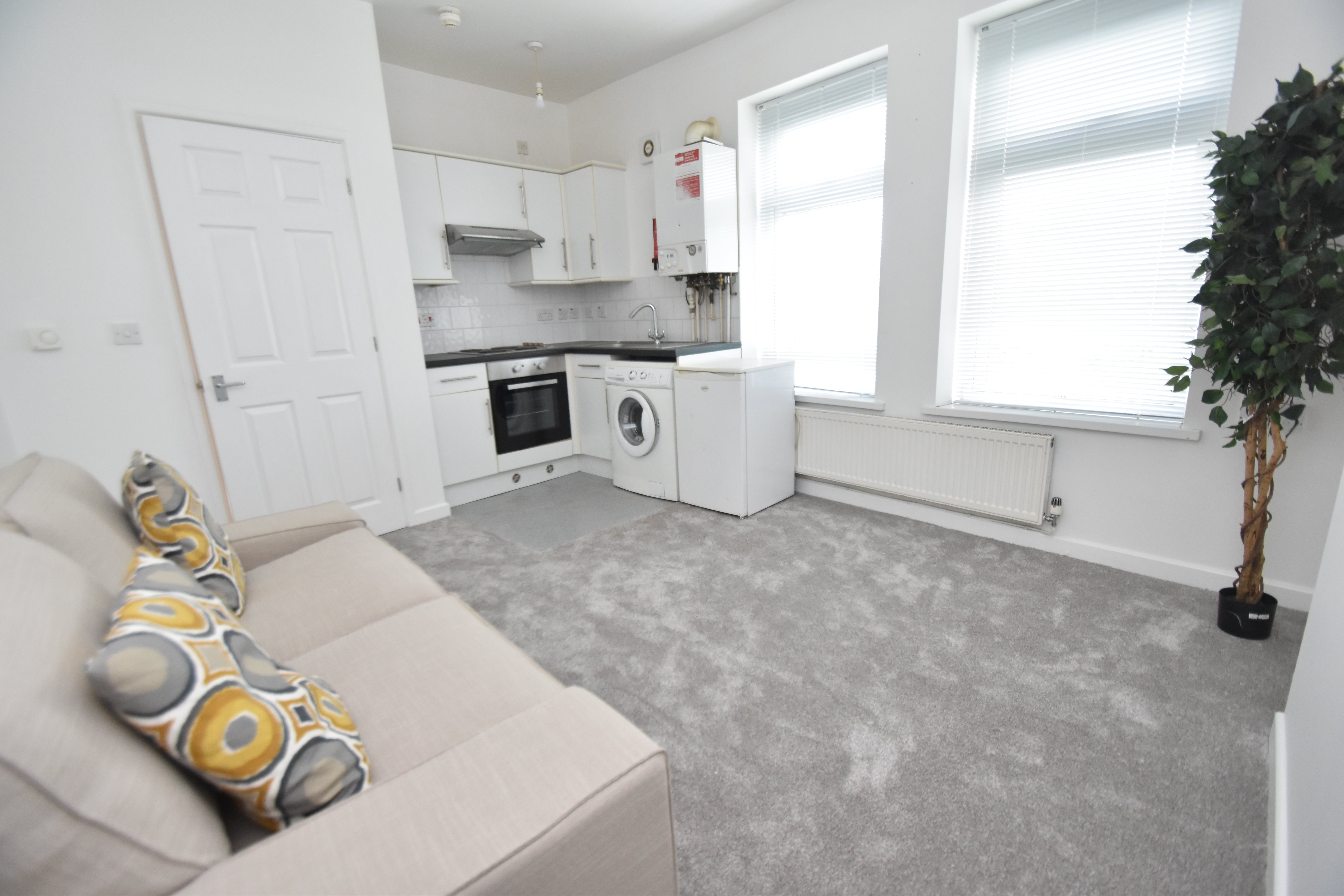 1 bed flat to rent in Riverside Terrace, Cardiff - Property Image 1