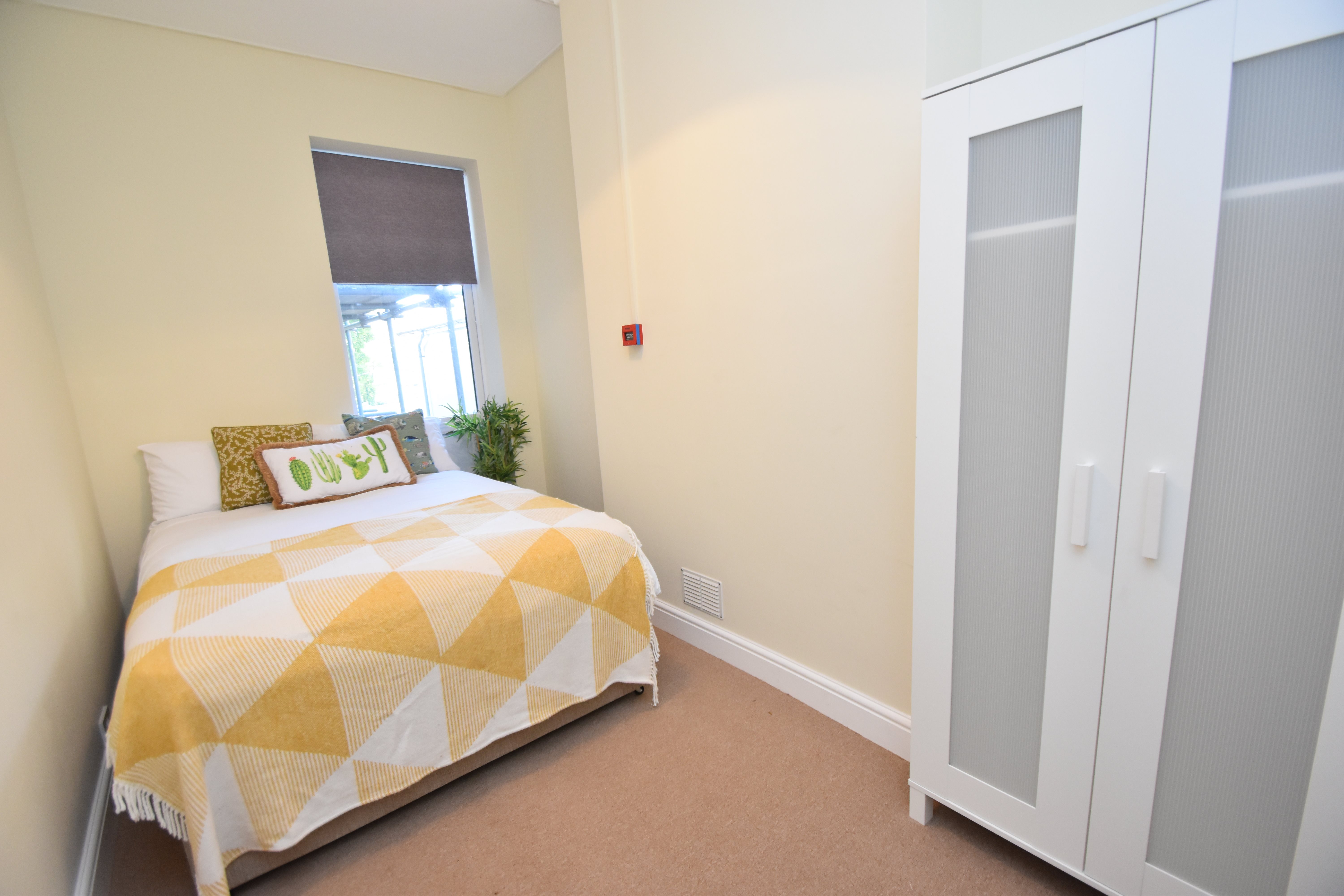 1 bed flat to rent in Connaught Road, ROATH  - Property Image 2