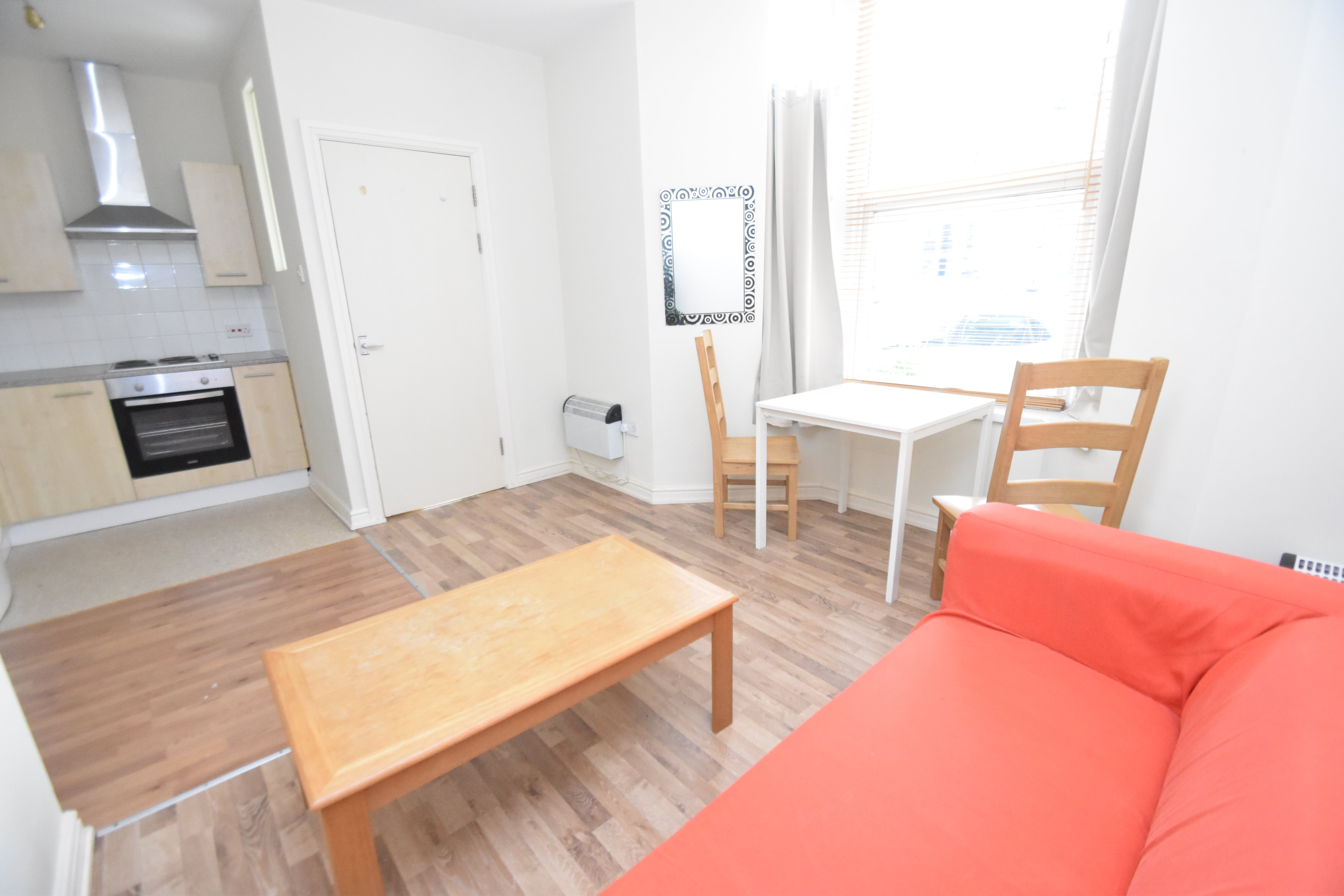 1 bed flat to rent in Piercefield Place, ADAMSDOWN 2