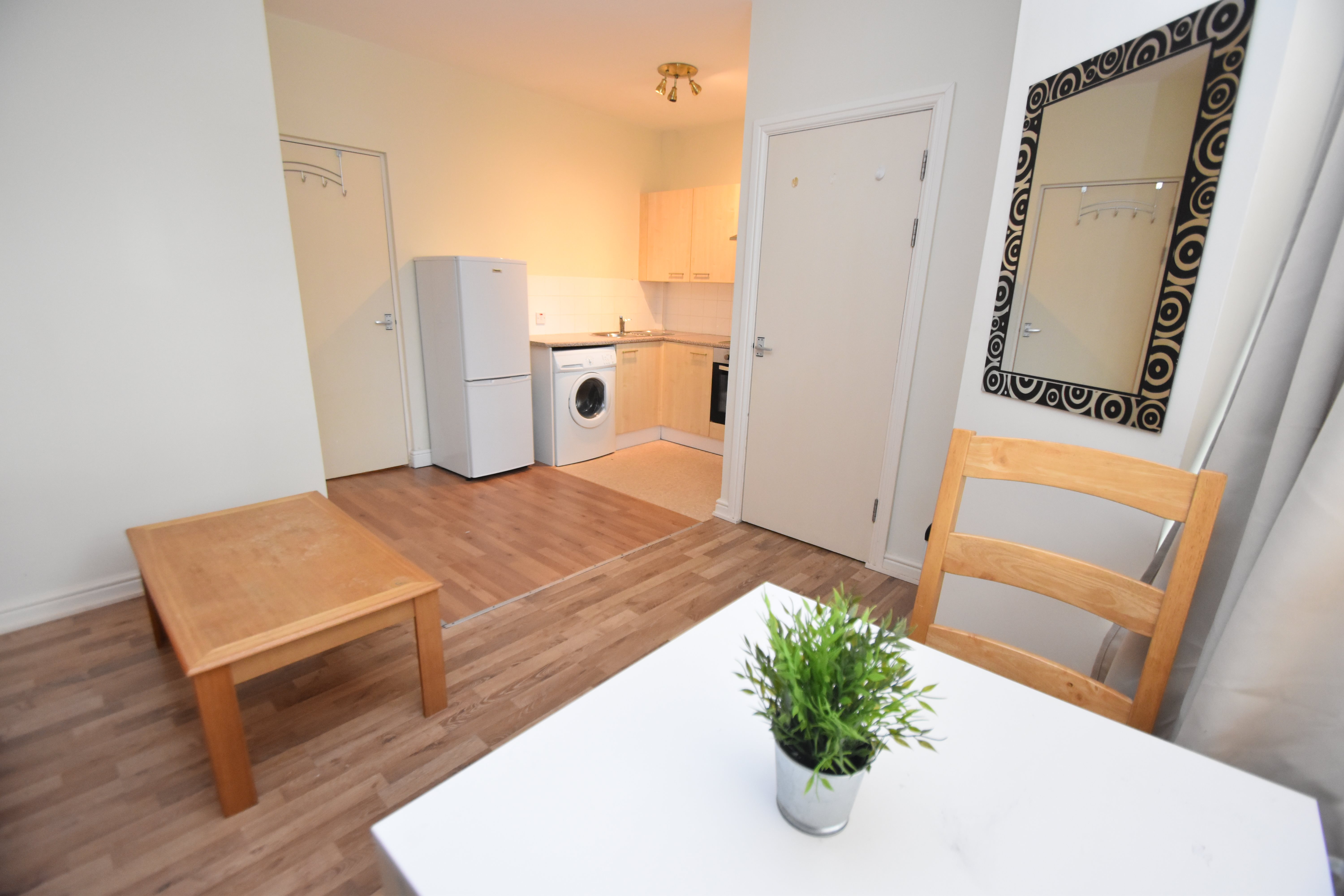1 bed flat to rent in Piercefield Place, ADAMSDOWN 0