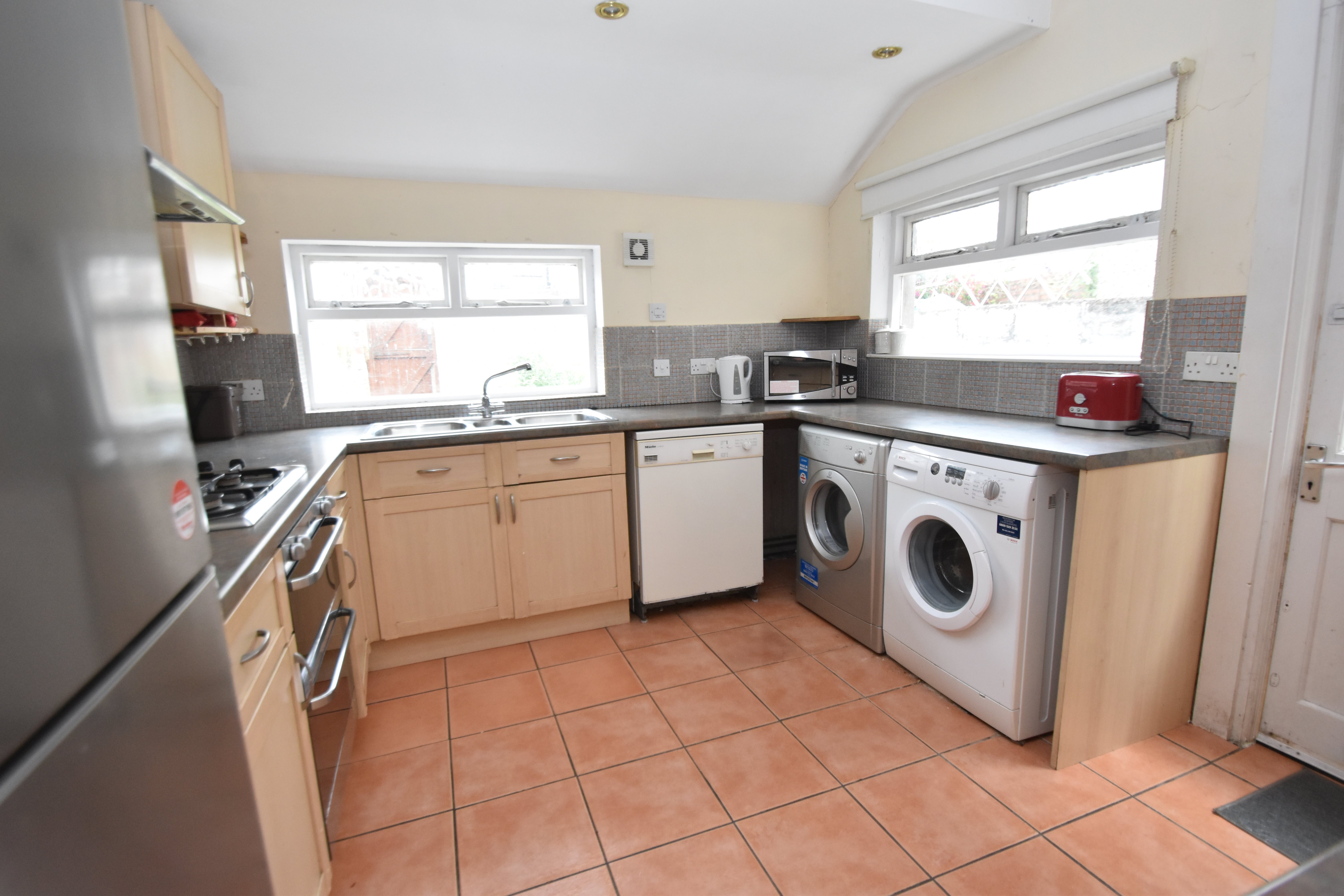 4 bed house to rent in Dogfield Street, Cathays 3