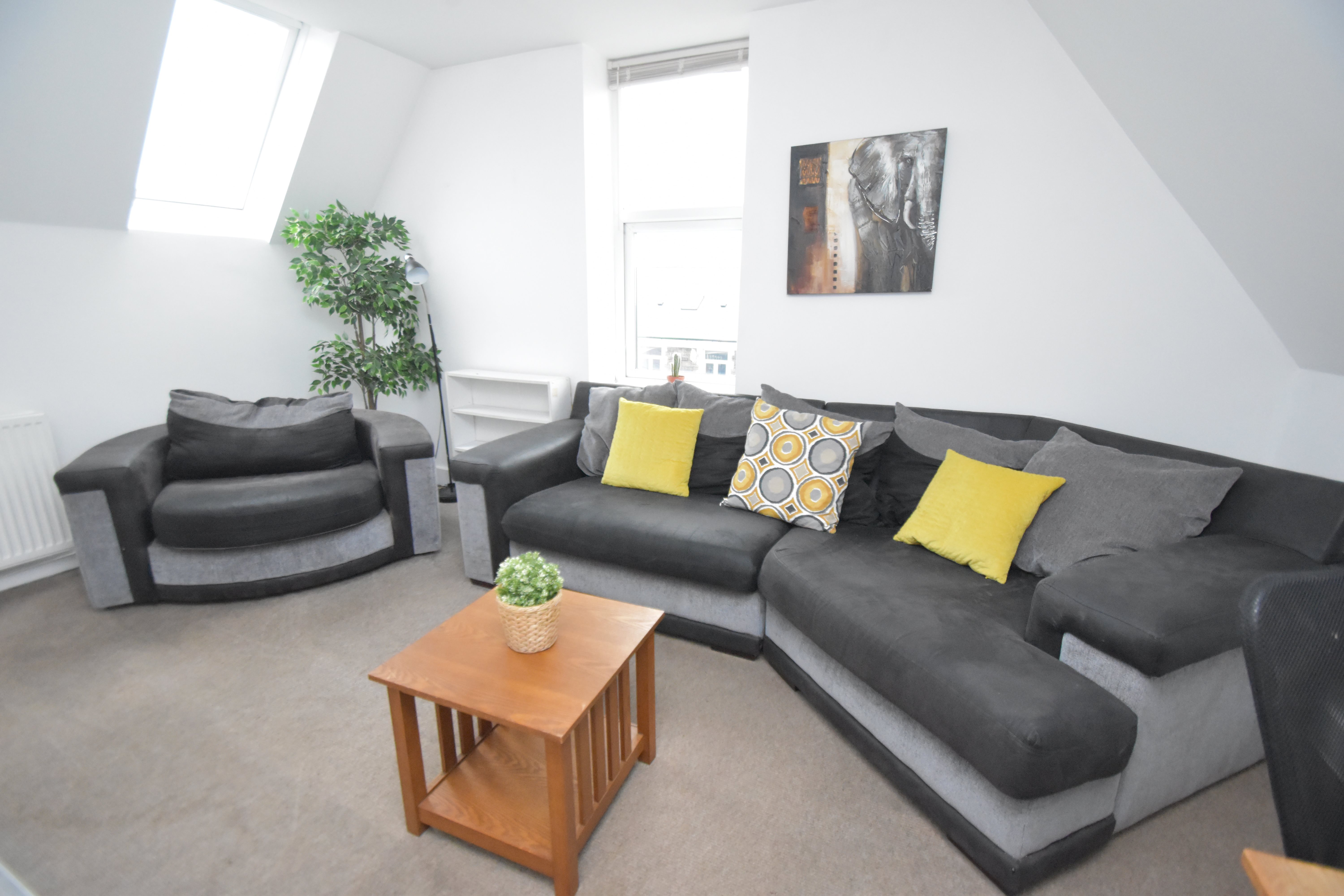 1 bed flat to rent in Woodville Road, Cathays - Property Image 1